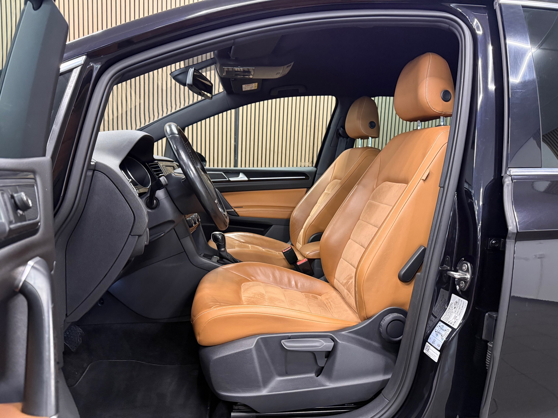 https://www.autokooy.nl//xml/images/54897413-11.JPG