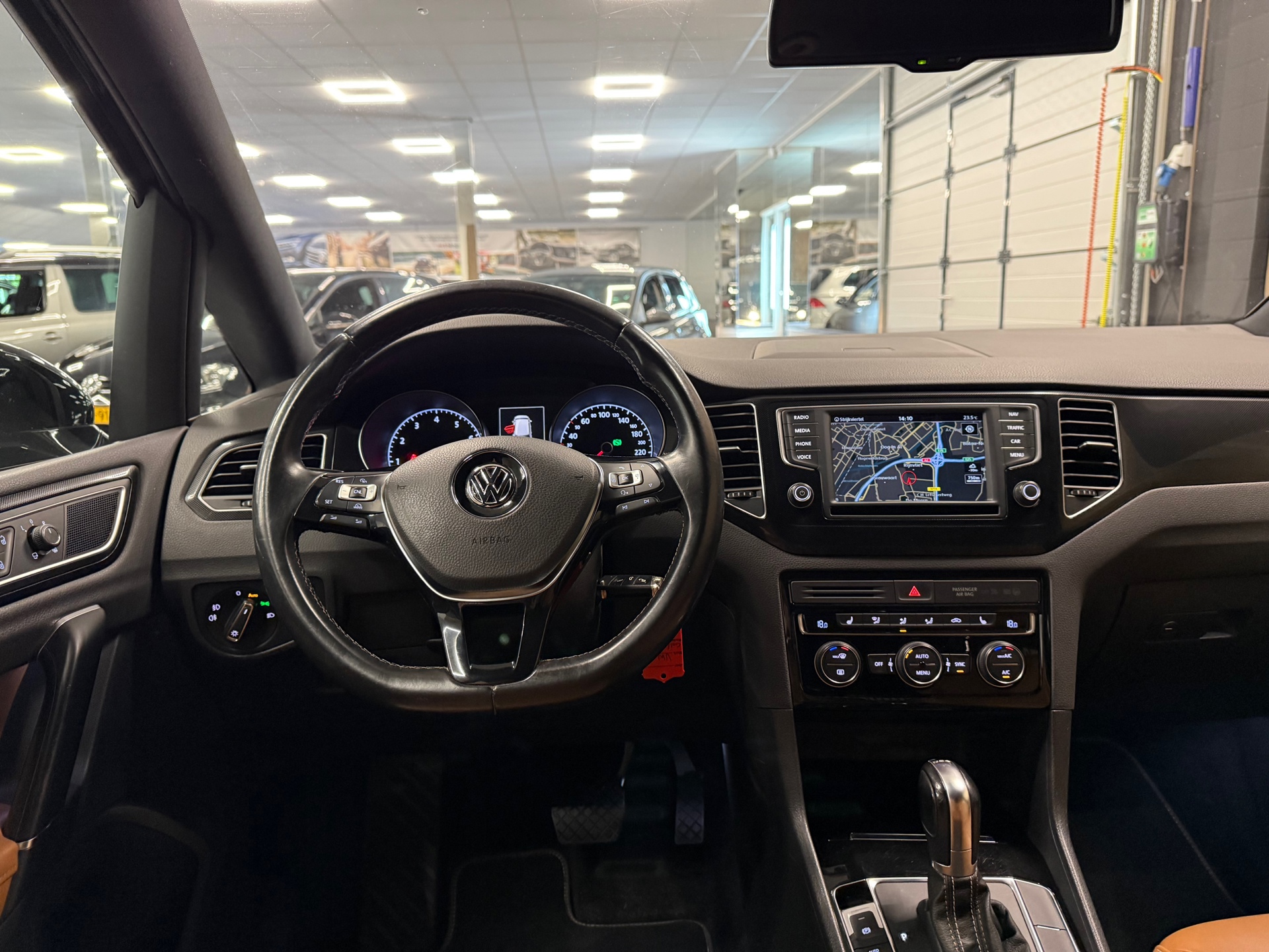 https://www.autokooy.nl//xml/images/54897413-21.JPG