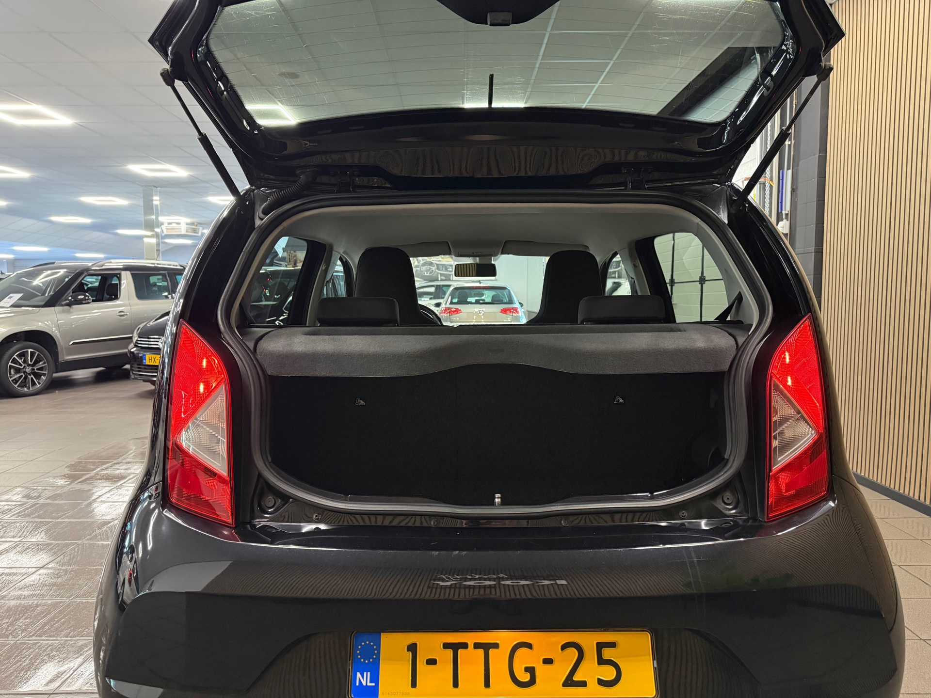 https://www.autokooy.nl//xml/images/54959486-5.JPG