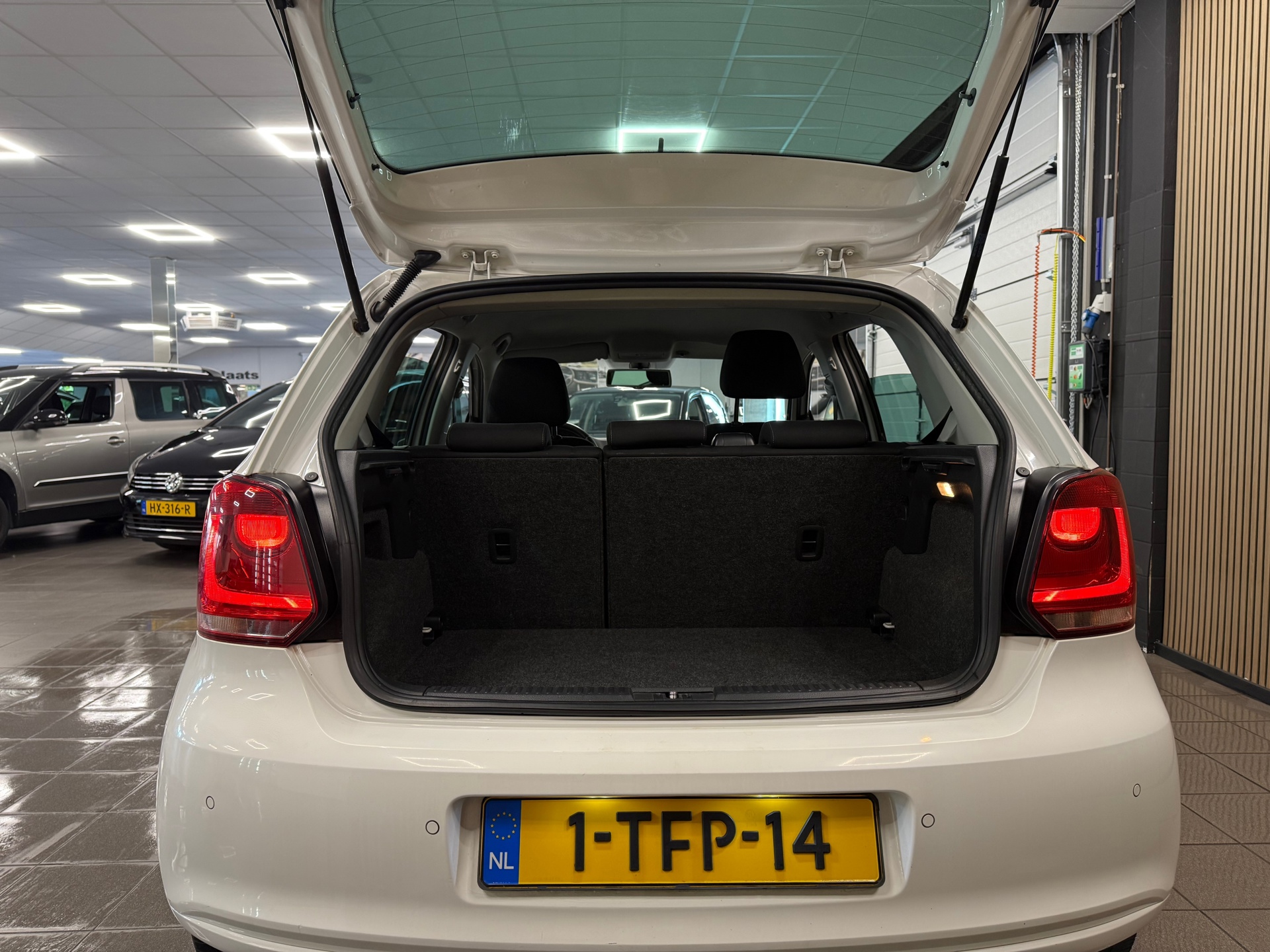 https://www.autokooy.nl//xml/images/54959539-5.JPG