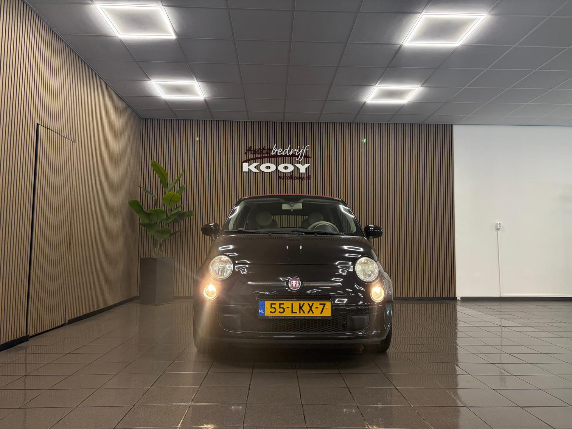 https://www.autokooy.nl//xml/images/54993711-10.JPG