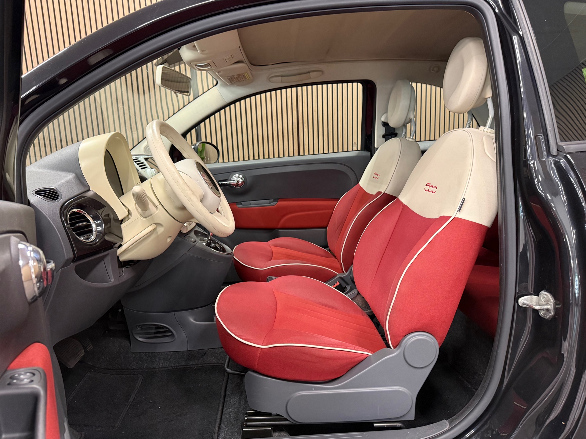 https://www.autokooy.nl//xml/images/54993711-13.JPG