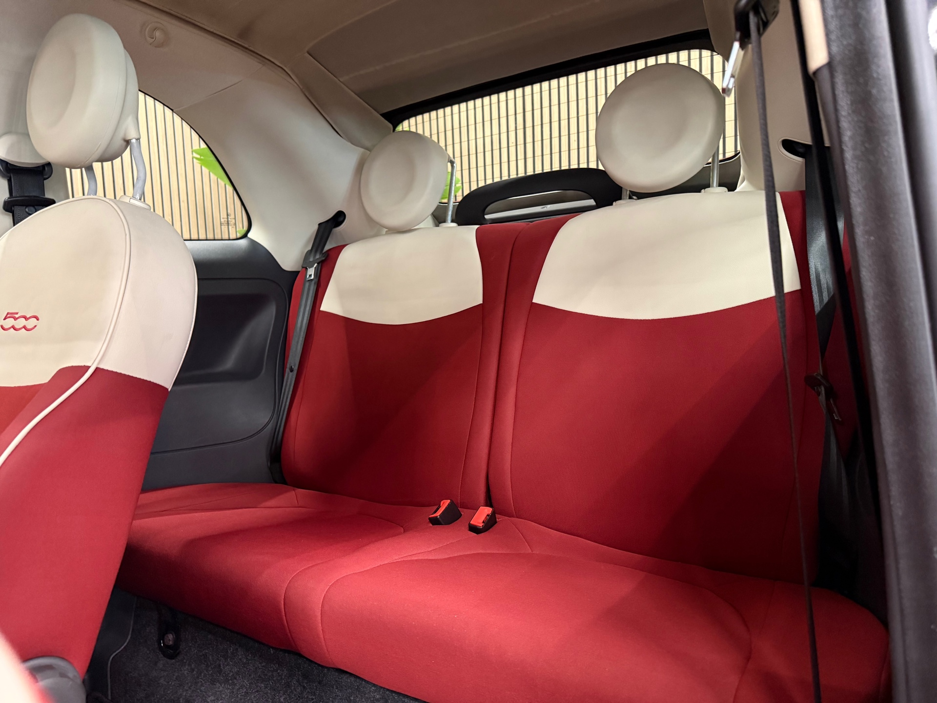 https://www.autokooy.nl//xml/images/54993711-21.JPG