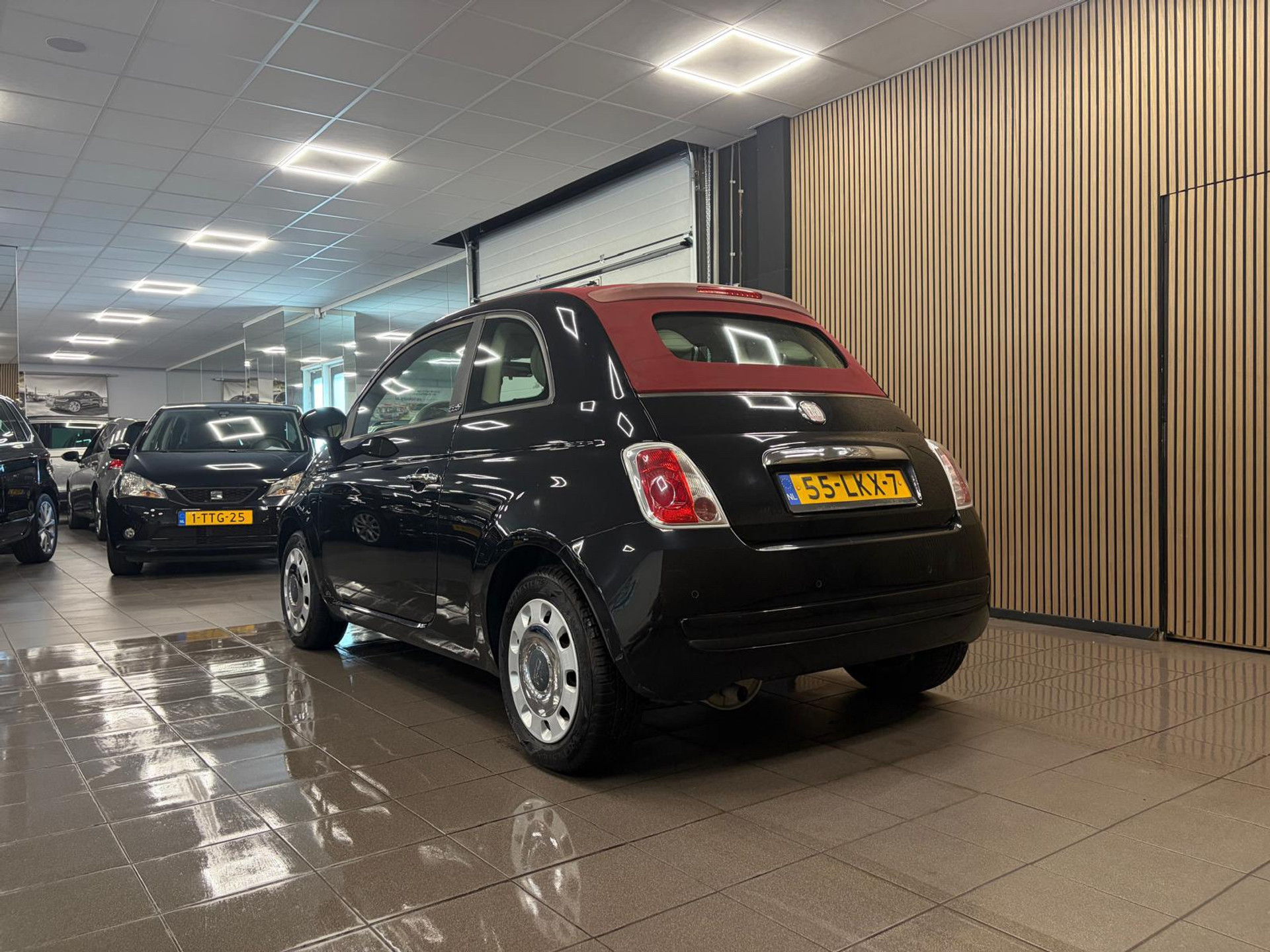 https://www.autokooy.nl//xml/images/54993711-3.JPG