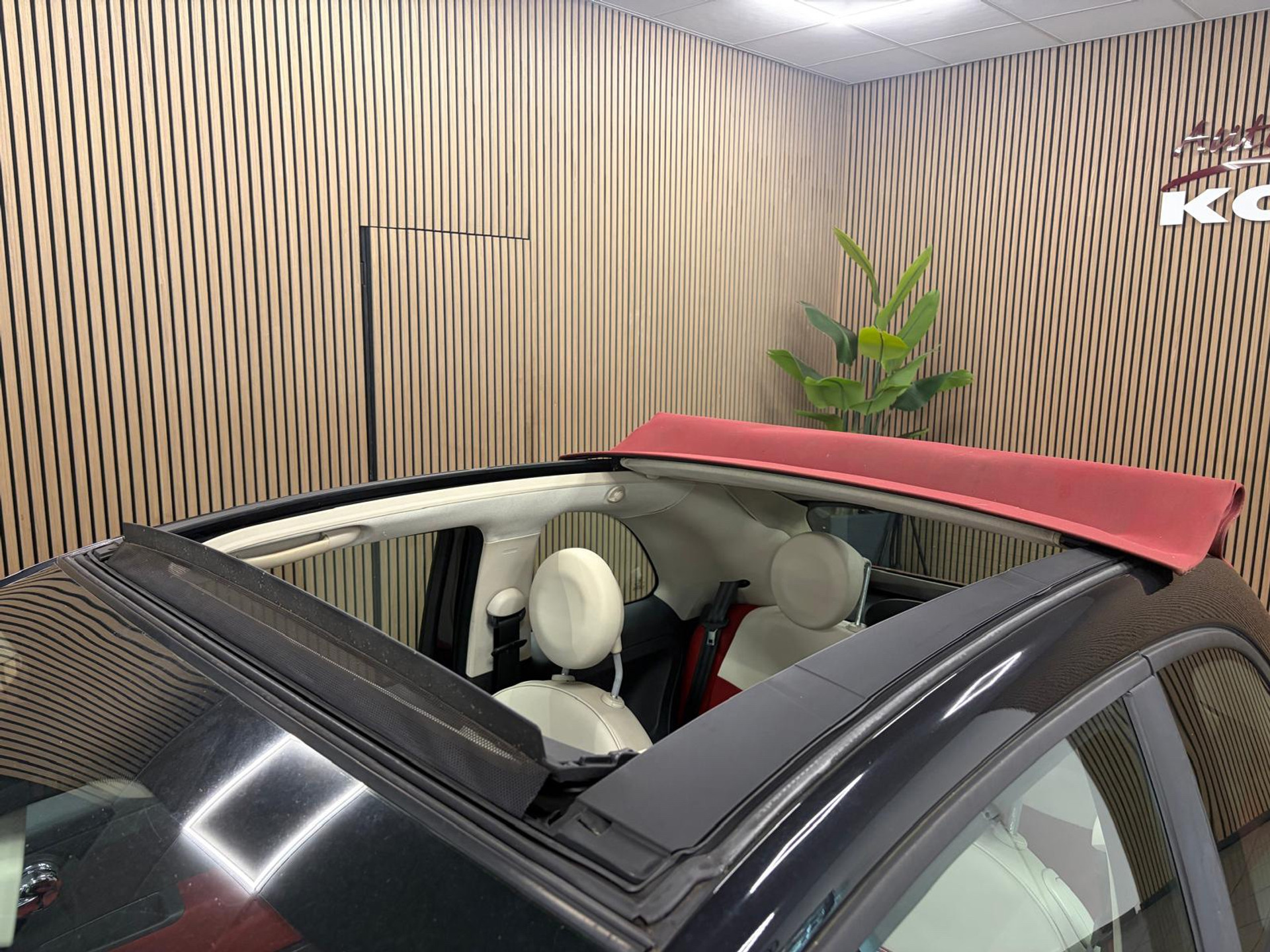 https://www.autokooy.nl//xml/images/54993711-8.JPG
