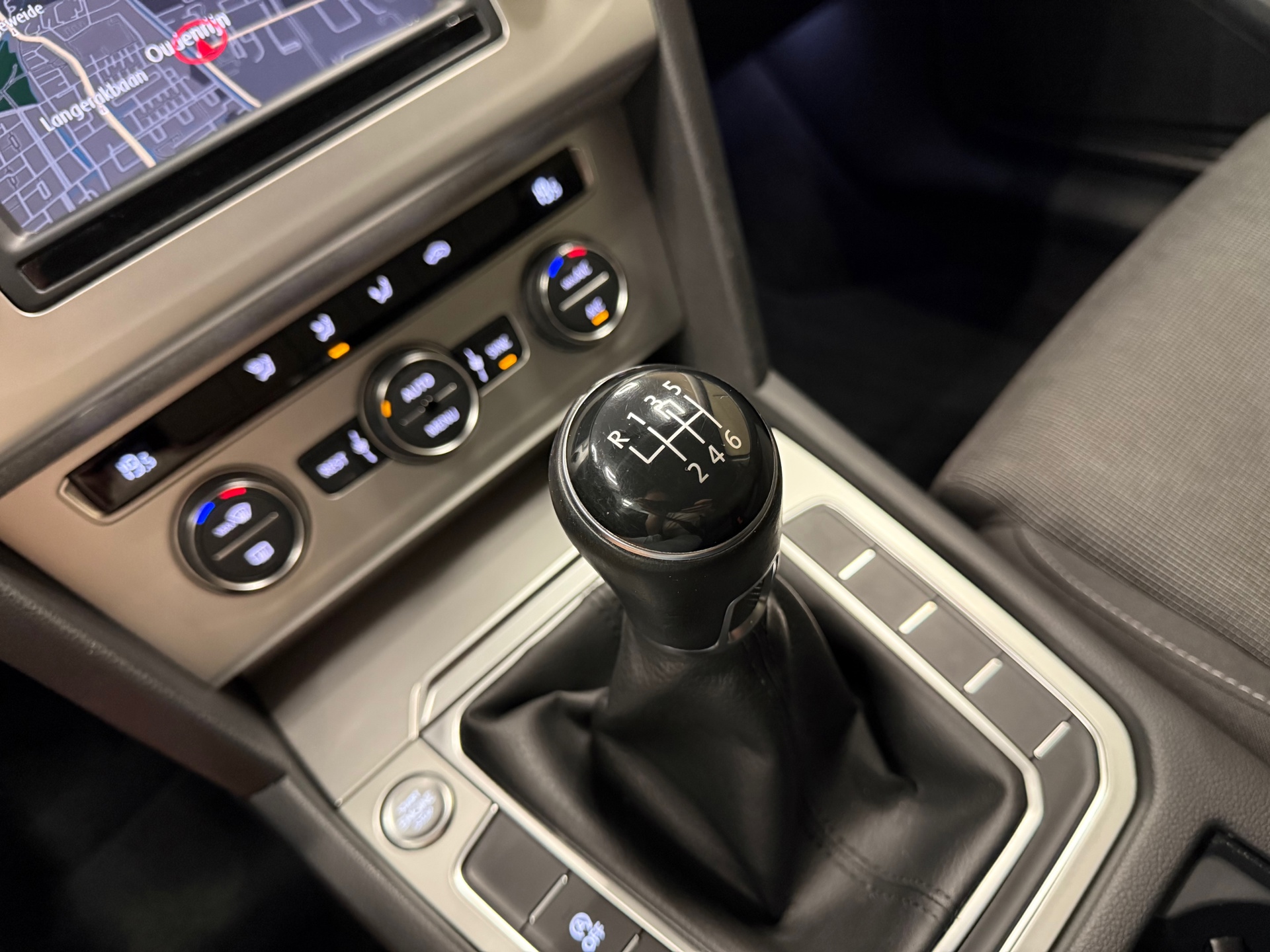 https://www.autokooy.nl//xml/images/54993820-20.JPG