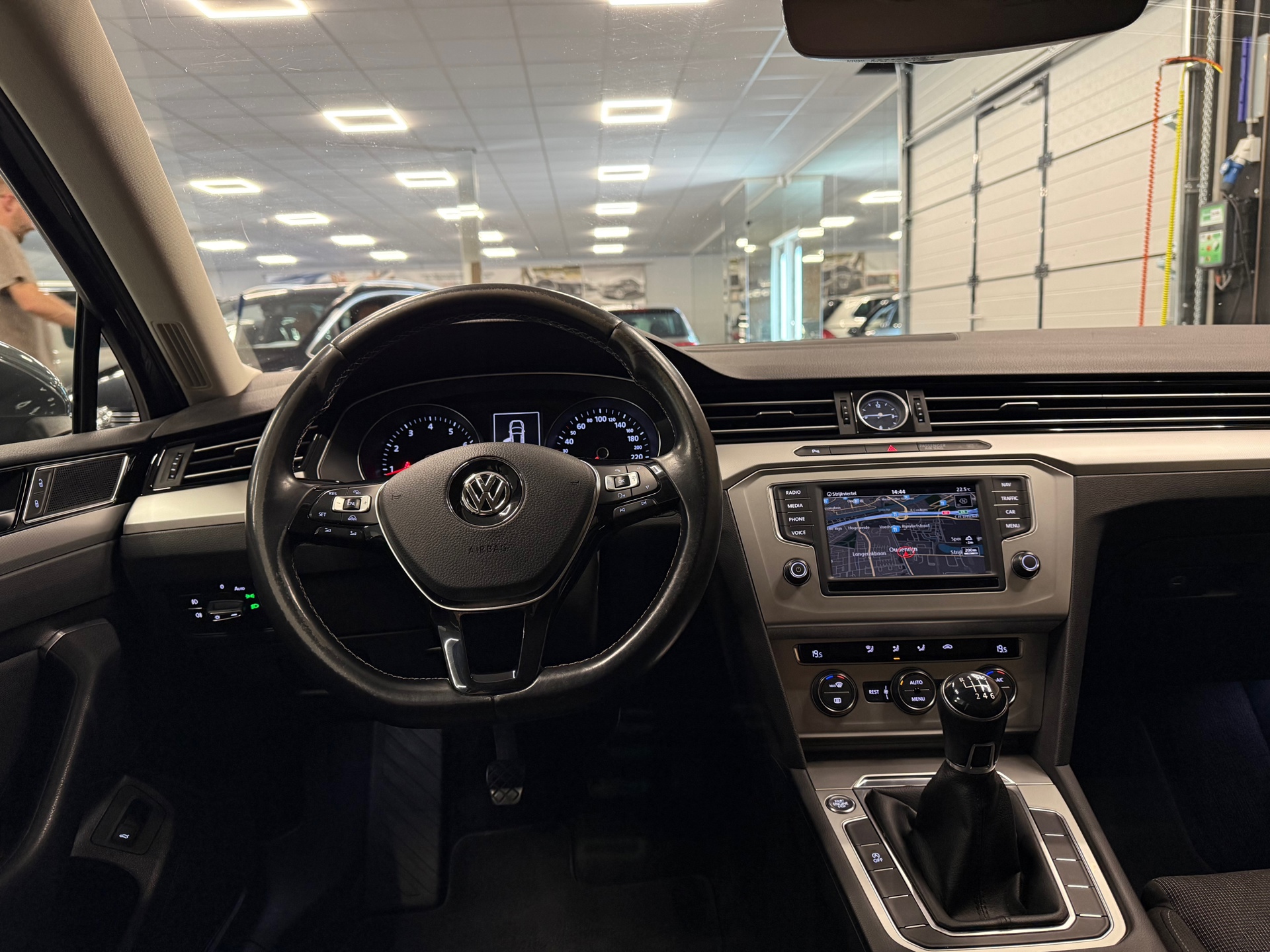 https://www.autokooy.nl//xml/images/54993820-21.JPG