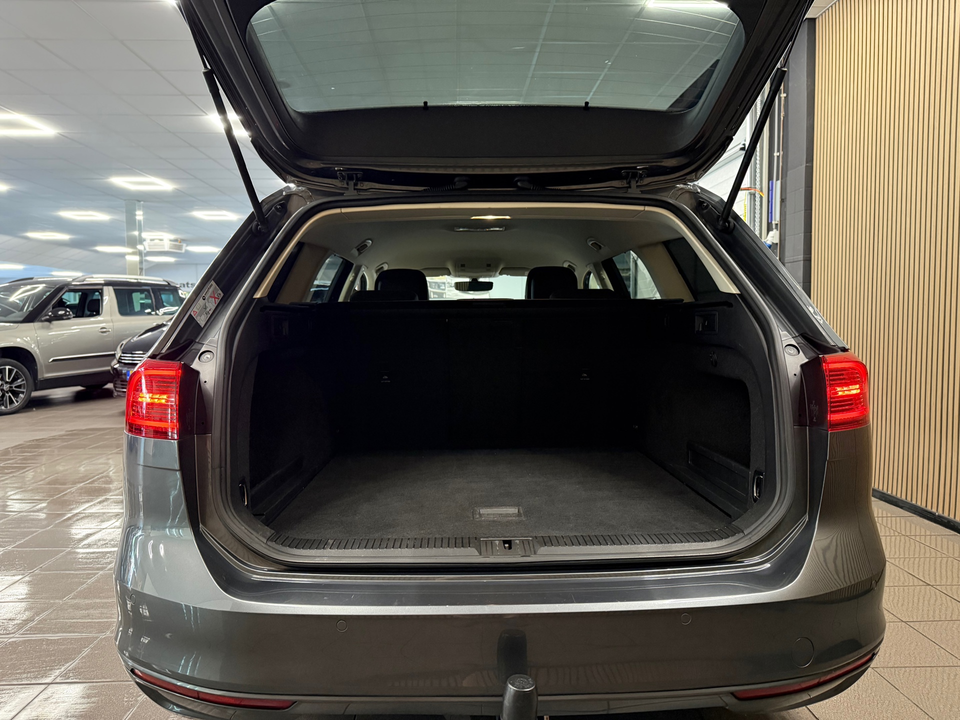 https://www.autokooy.nl//xml/images/54993820-5.JPG