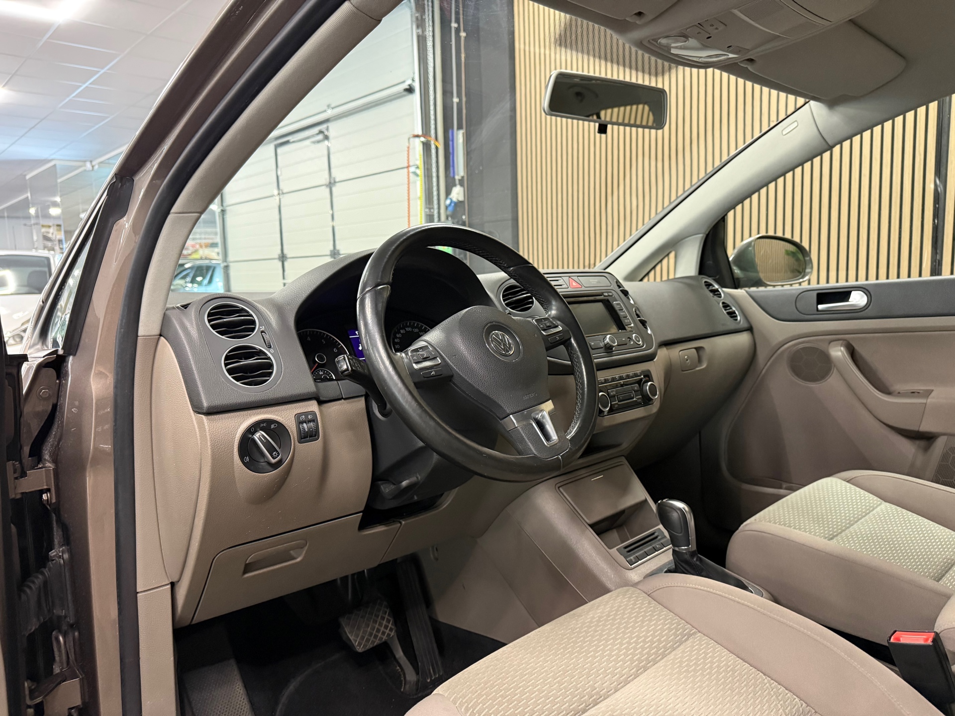 https://www.autokooy.nl//xml/images/55025827-12.JPG
