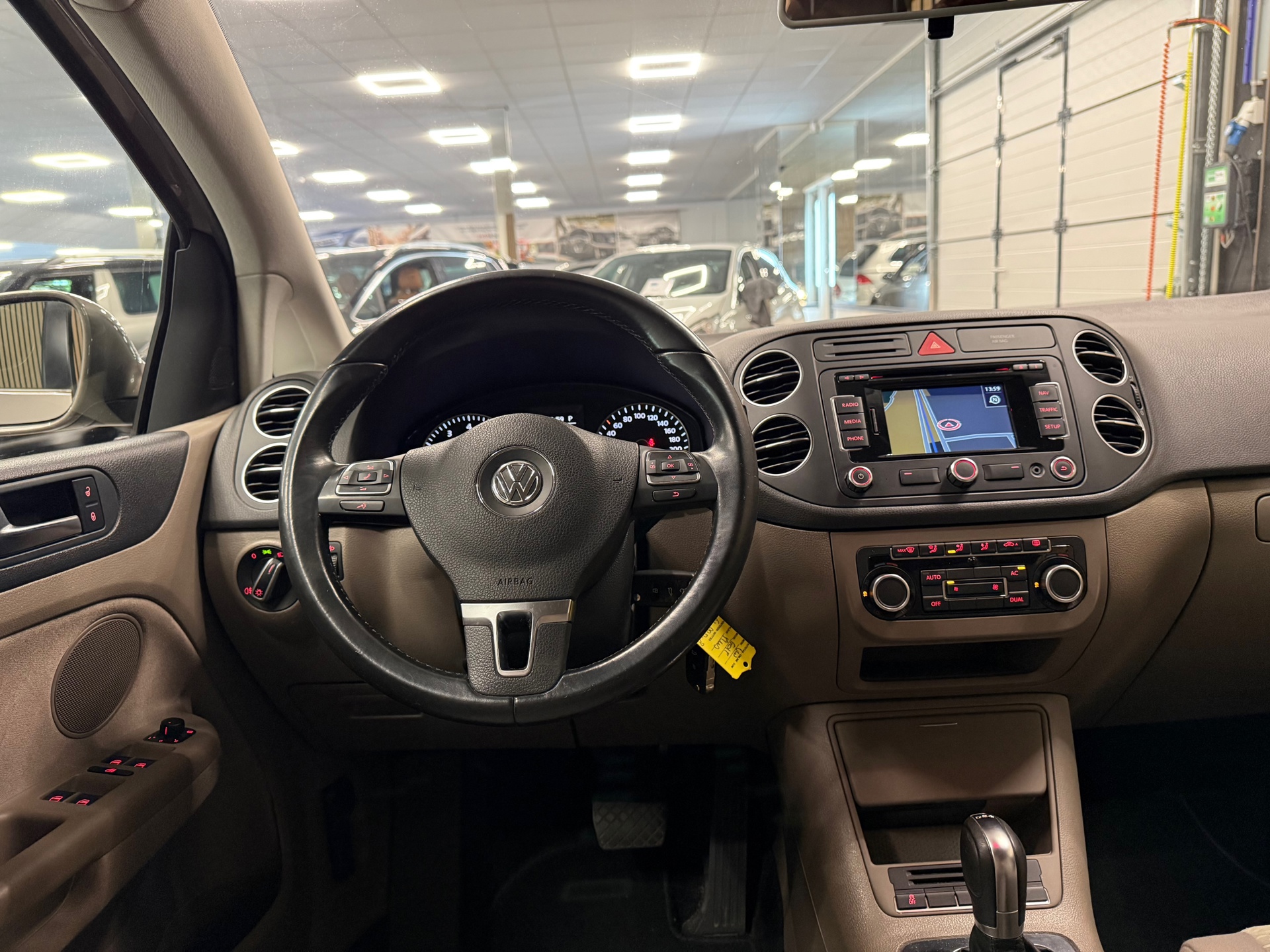 https://www.autokooy.nl//xml/images/55025827-21.JPG