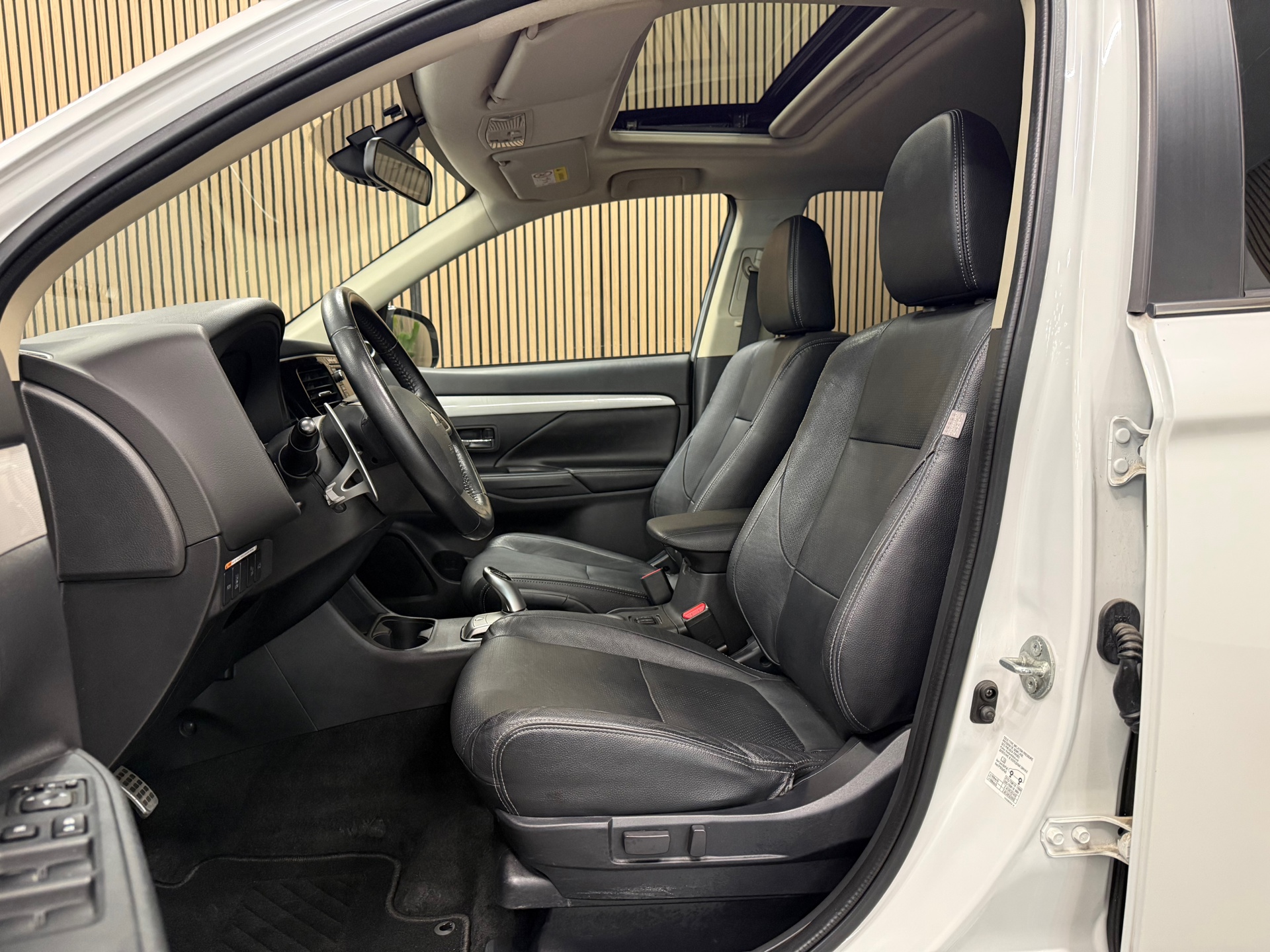 https://www.autokooy.nl//xml/images/55026456-12.JPG