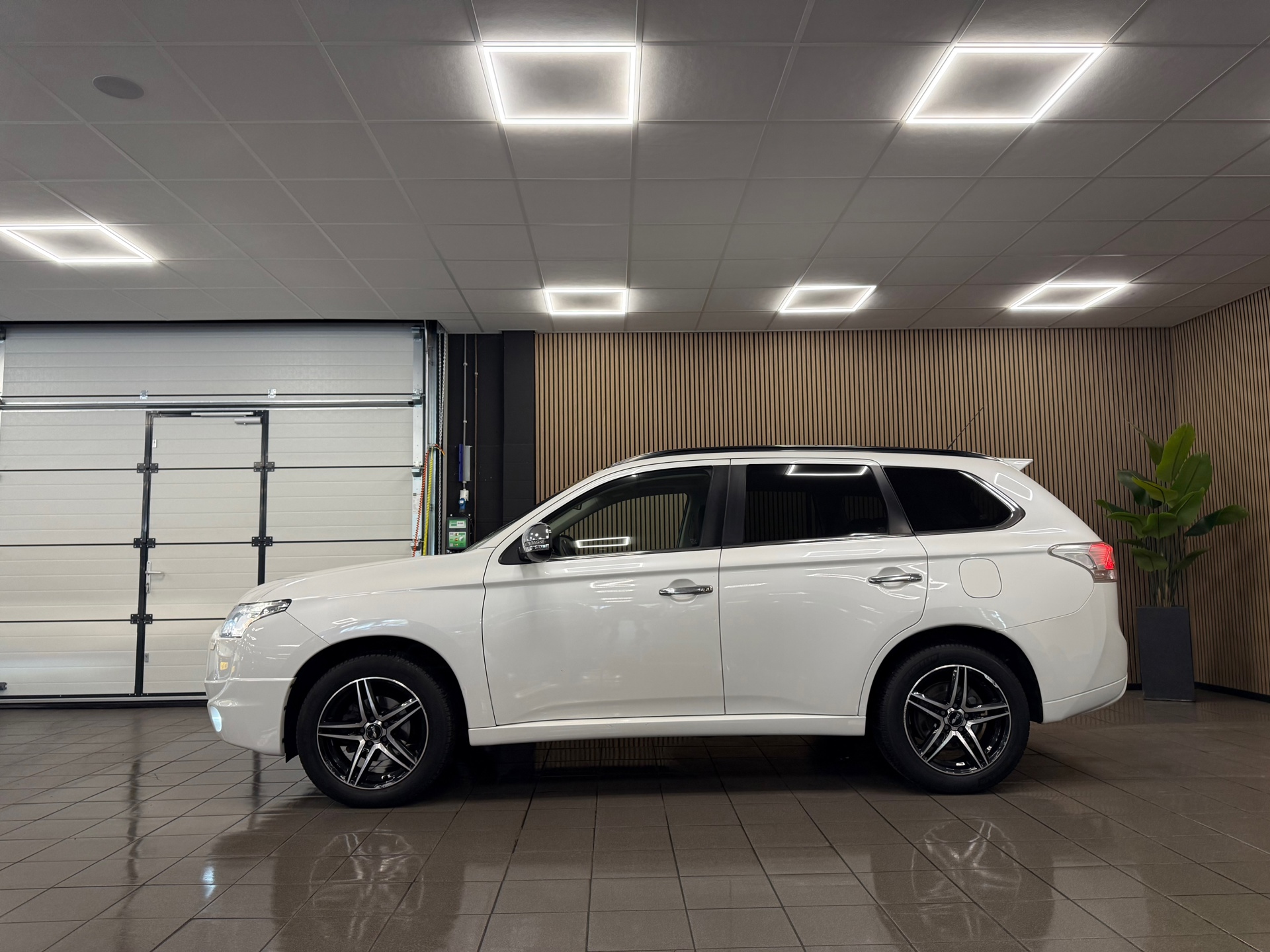 https://www.autokooy.nl//xml/images/55026456-2.JPG