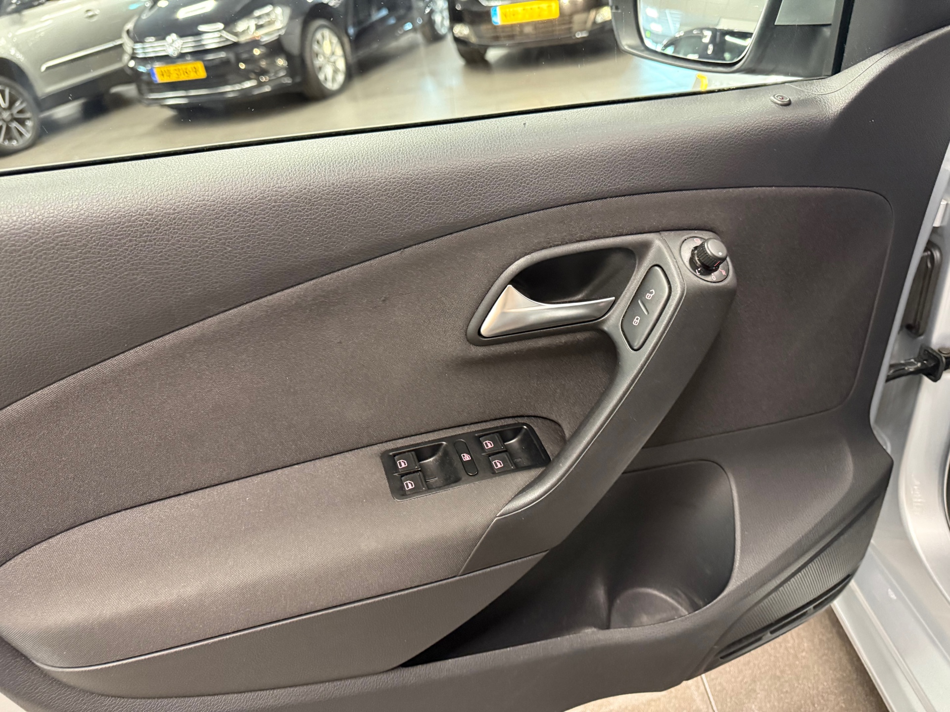https://www.autokooy.nl//xml/images/55069475-9.JPG
