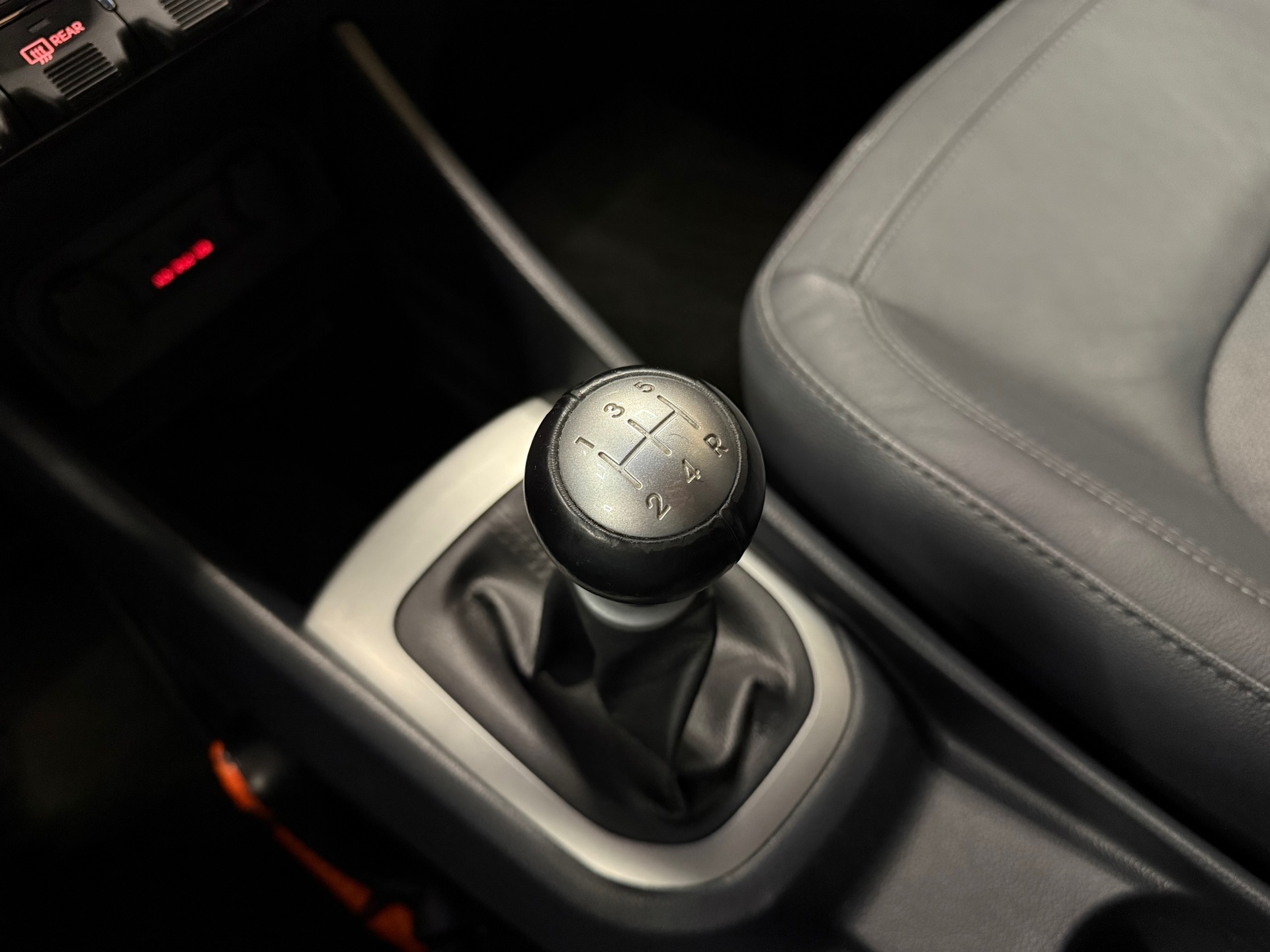 https://www.autokooy.nl//xml/images/55109823-17.JPG