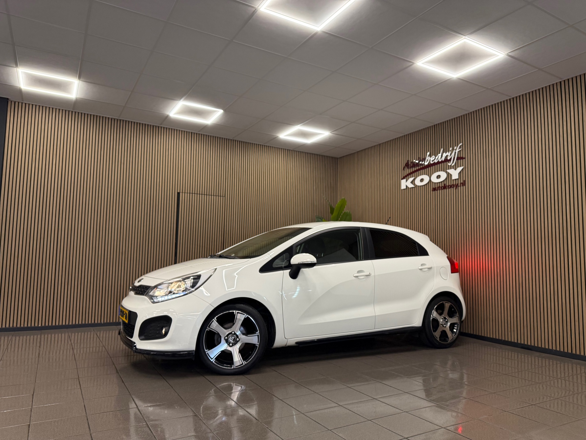 https://www.autokooy.nl//xml/images/55109823-9.JPG