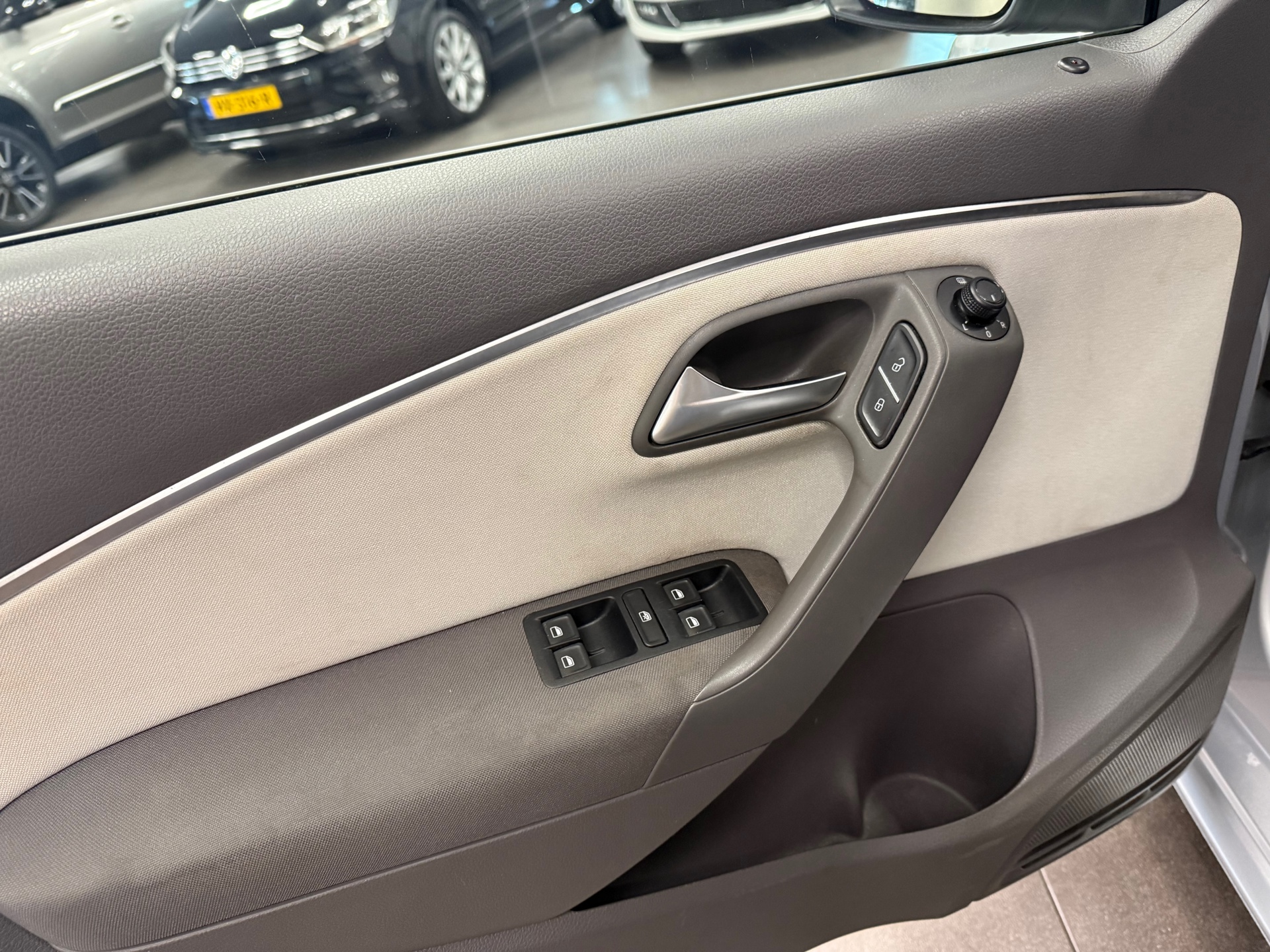 https://www.autokooy.nl//xml/images/55109883-10.JPG