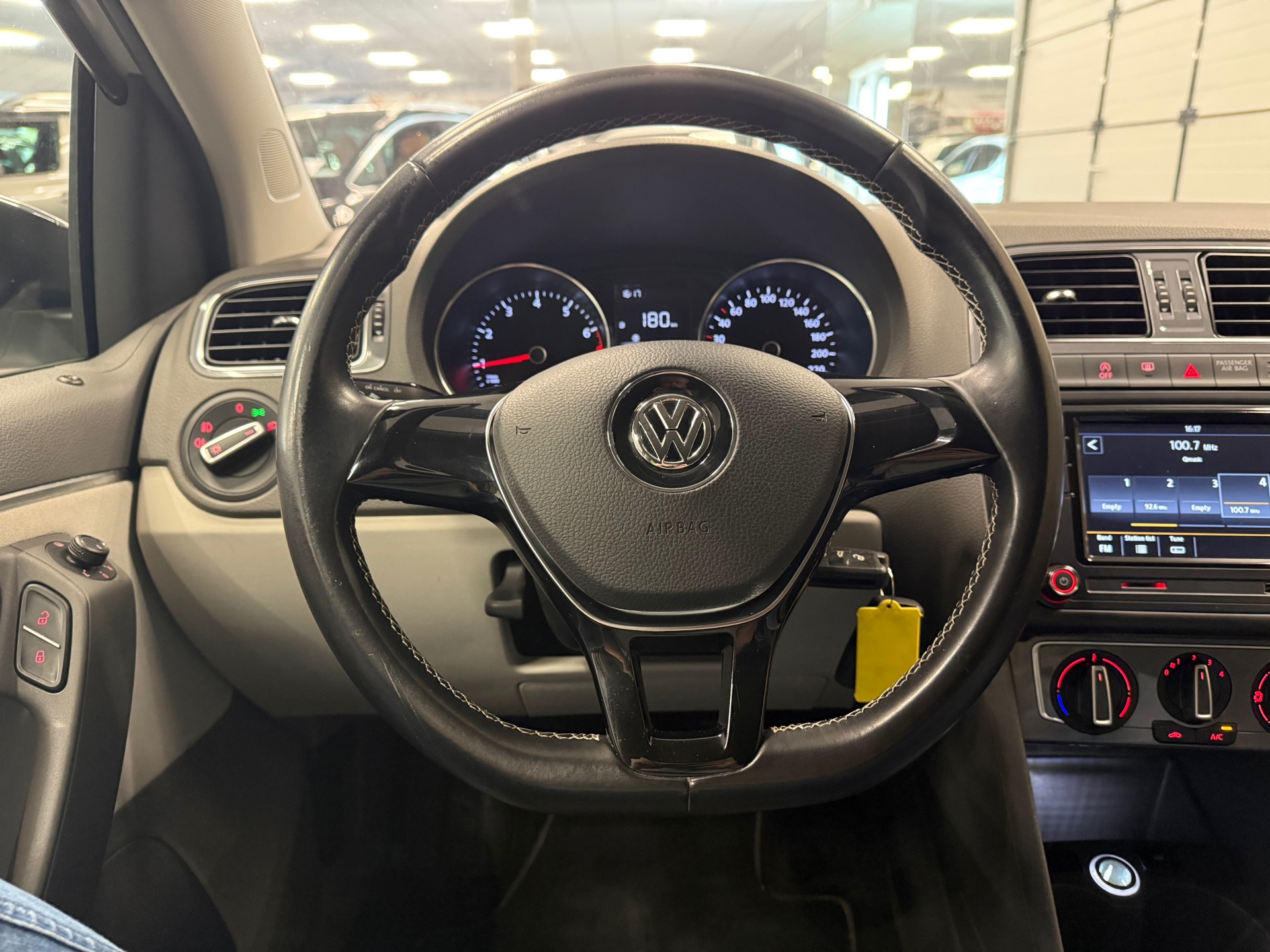 https://www.autokooy.nl//xml/images/55109883-13.JPG