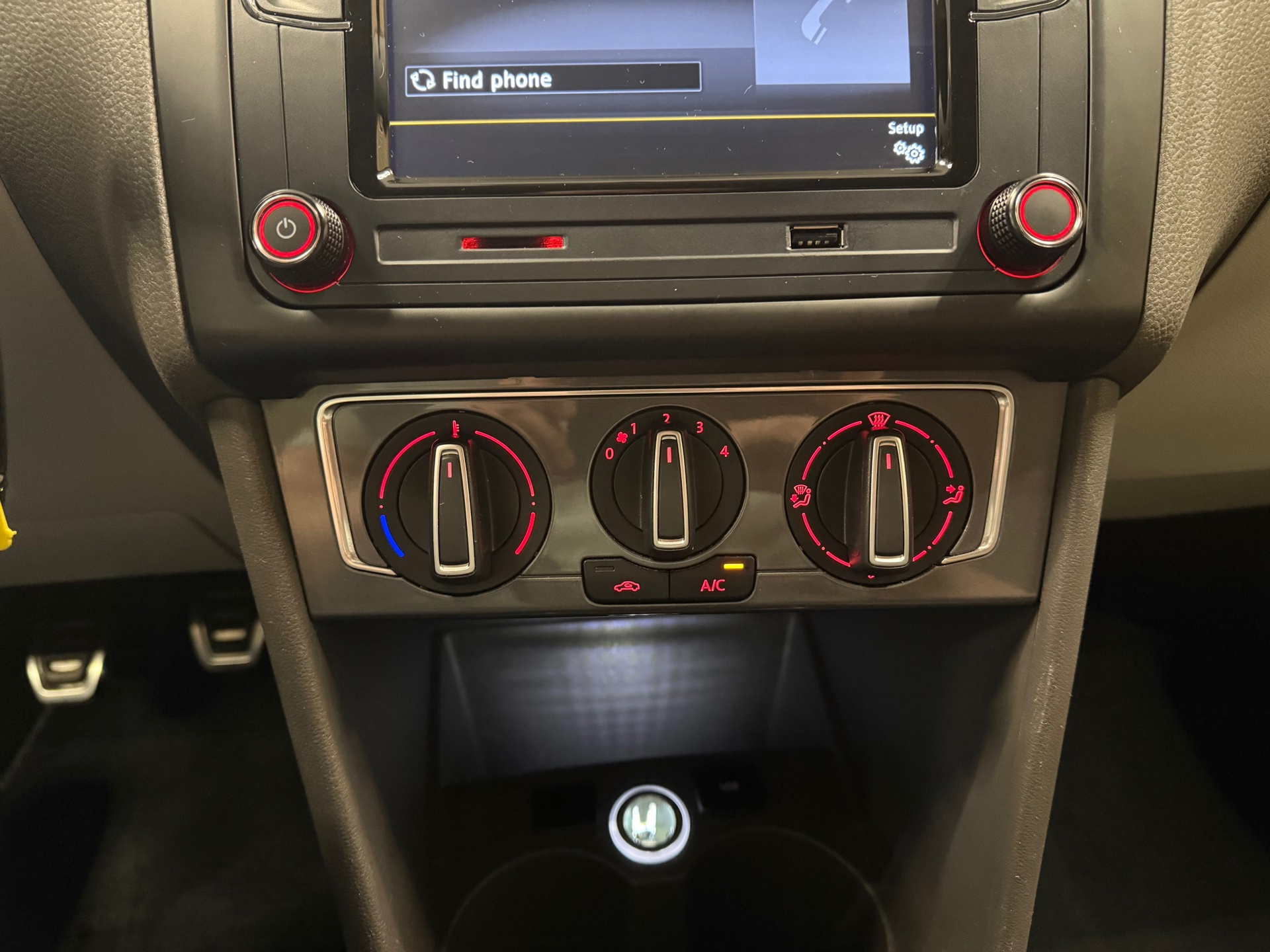 https://www.autokooy.nl//xml/images/55109883-19.JPG