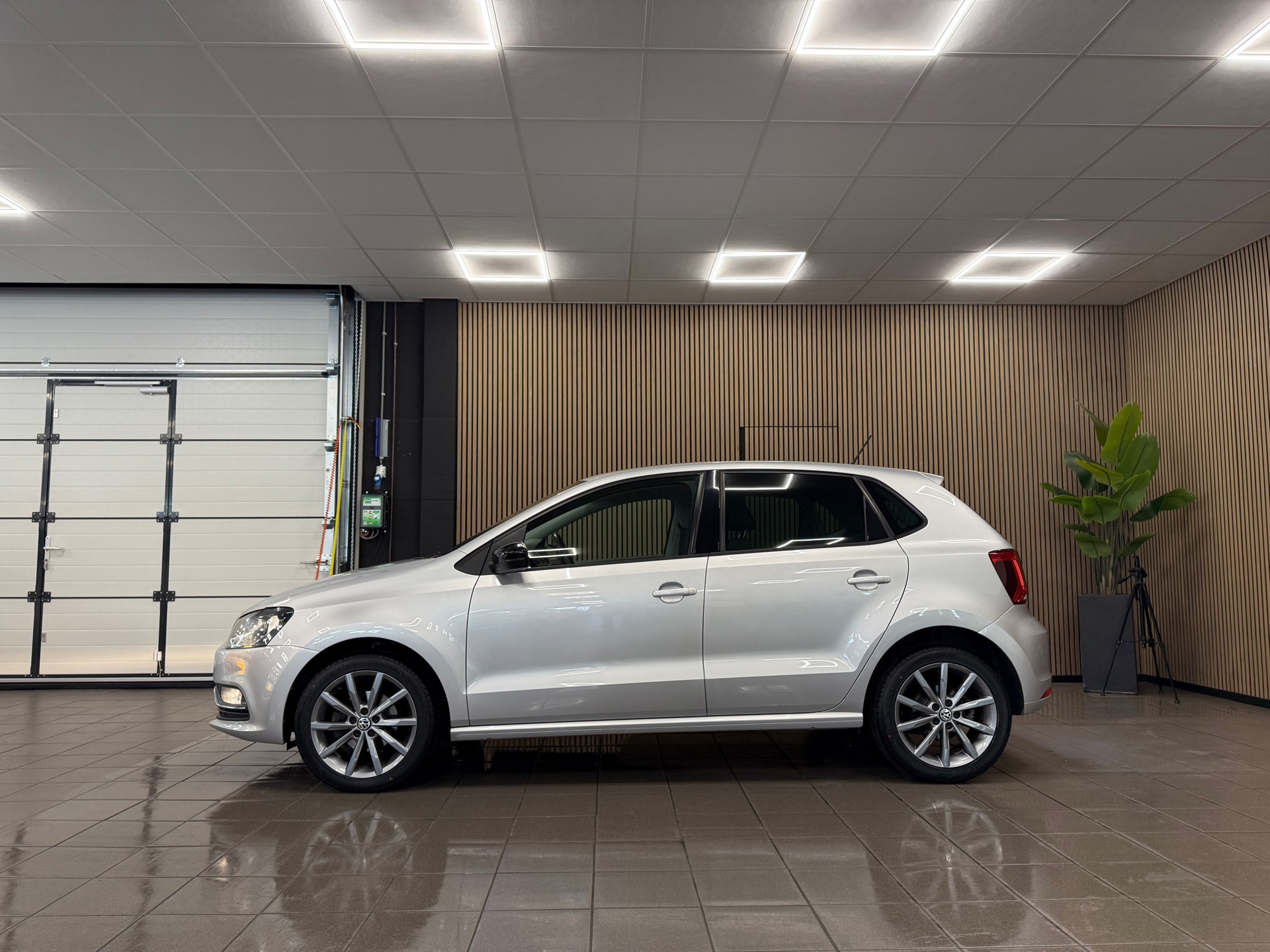 https://www.autokooy.nl//xml/images/55109883-2.JPG
