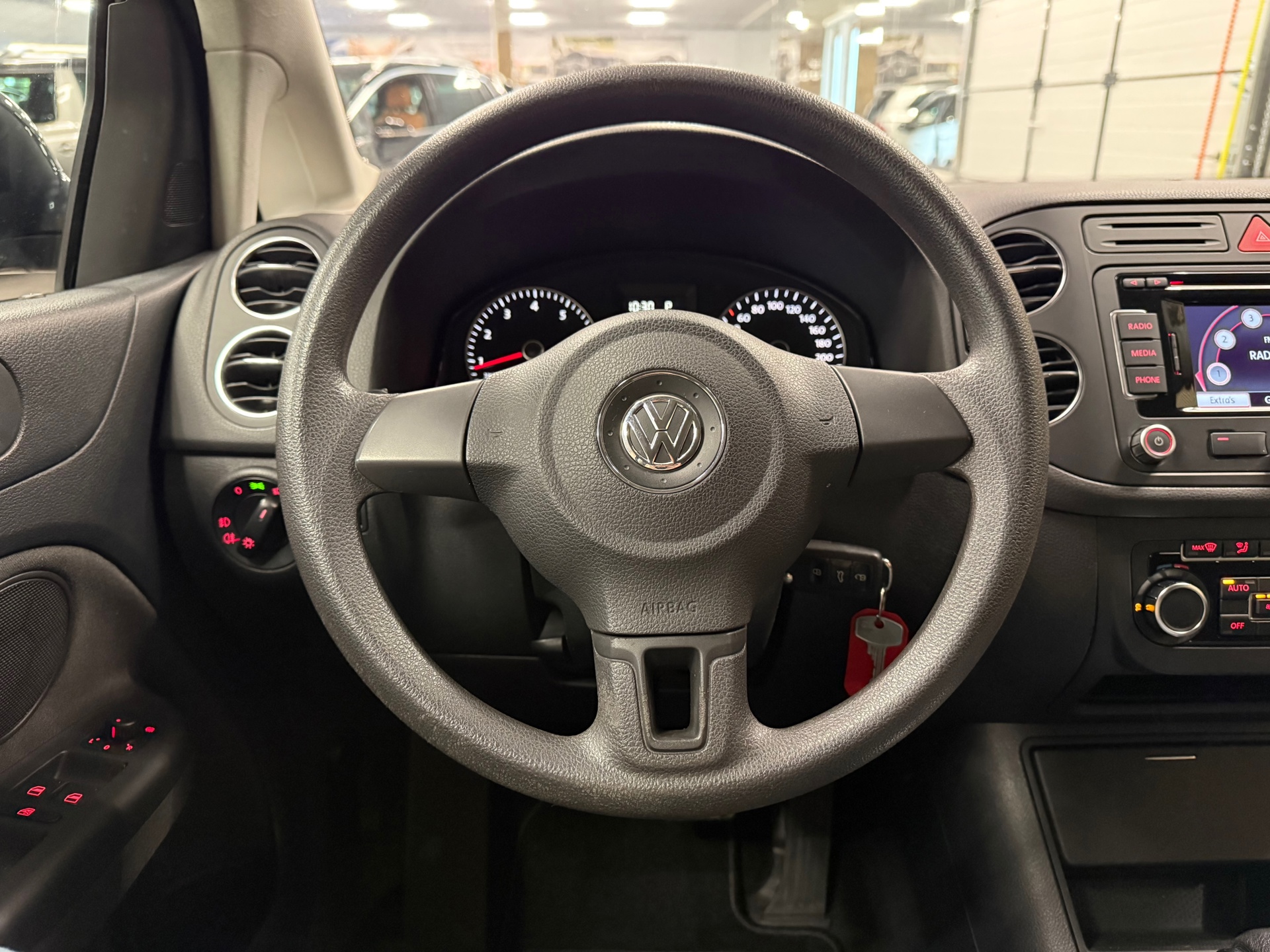 https://www.autokooy.nl//xml/images/55360489-13.JPG