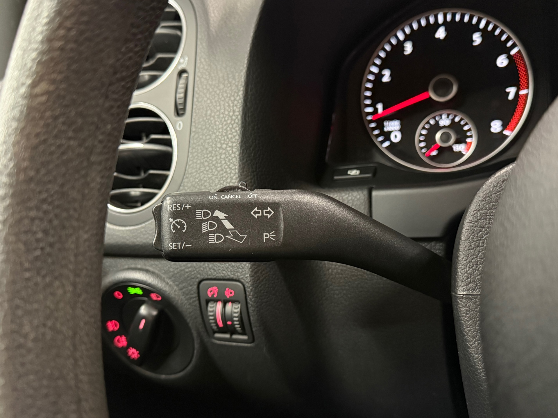 https://www.autokooy.nl//xml/images/55360489-15.JPG