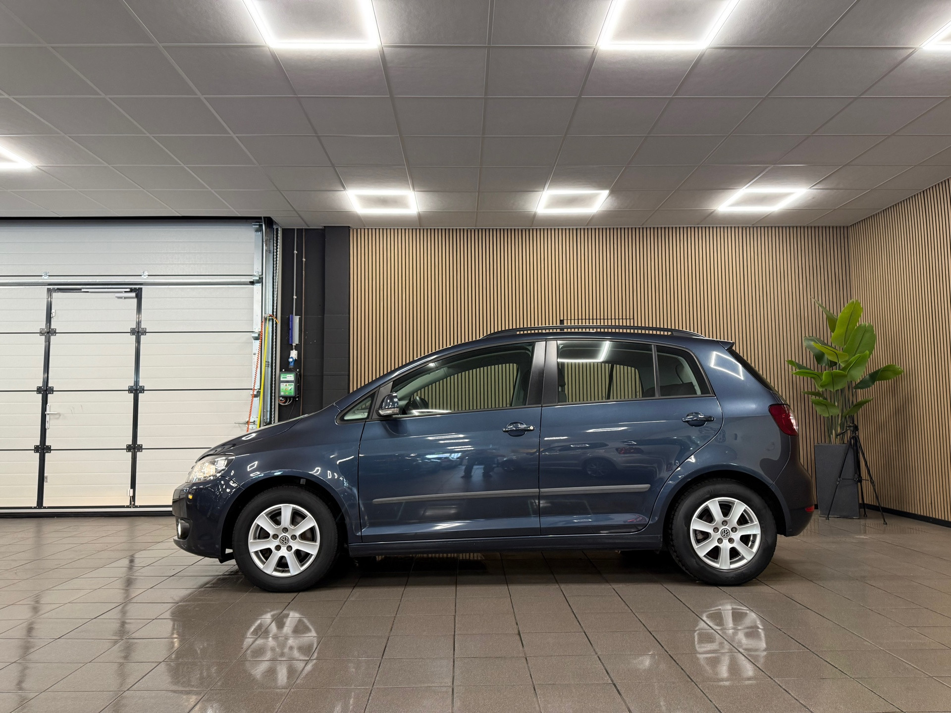 https://www.autokooy.nl//xml/images/55360489-2.JPG