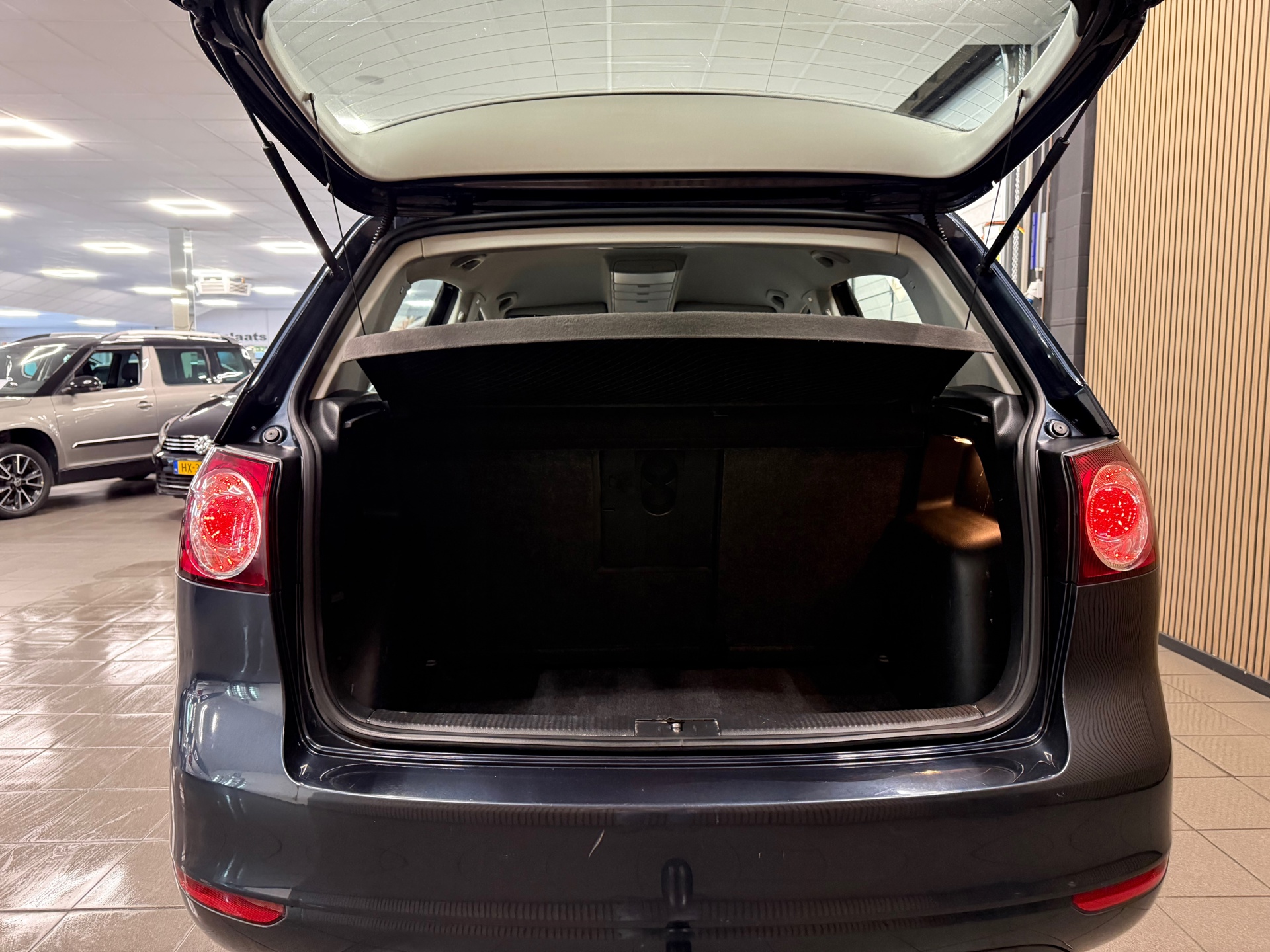 https://www.autokooy.nl//xml/images/55360489-5.JPG