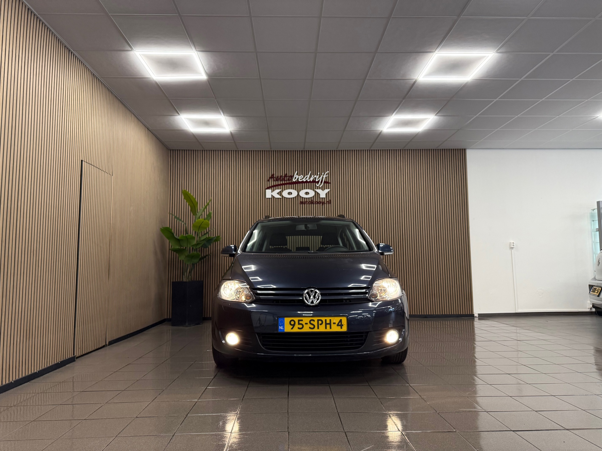 https://www.autokooy.nl//xml/images/55360489-8.JPG