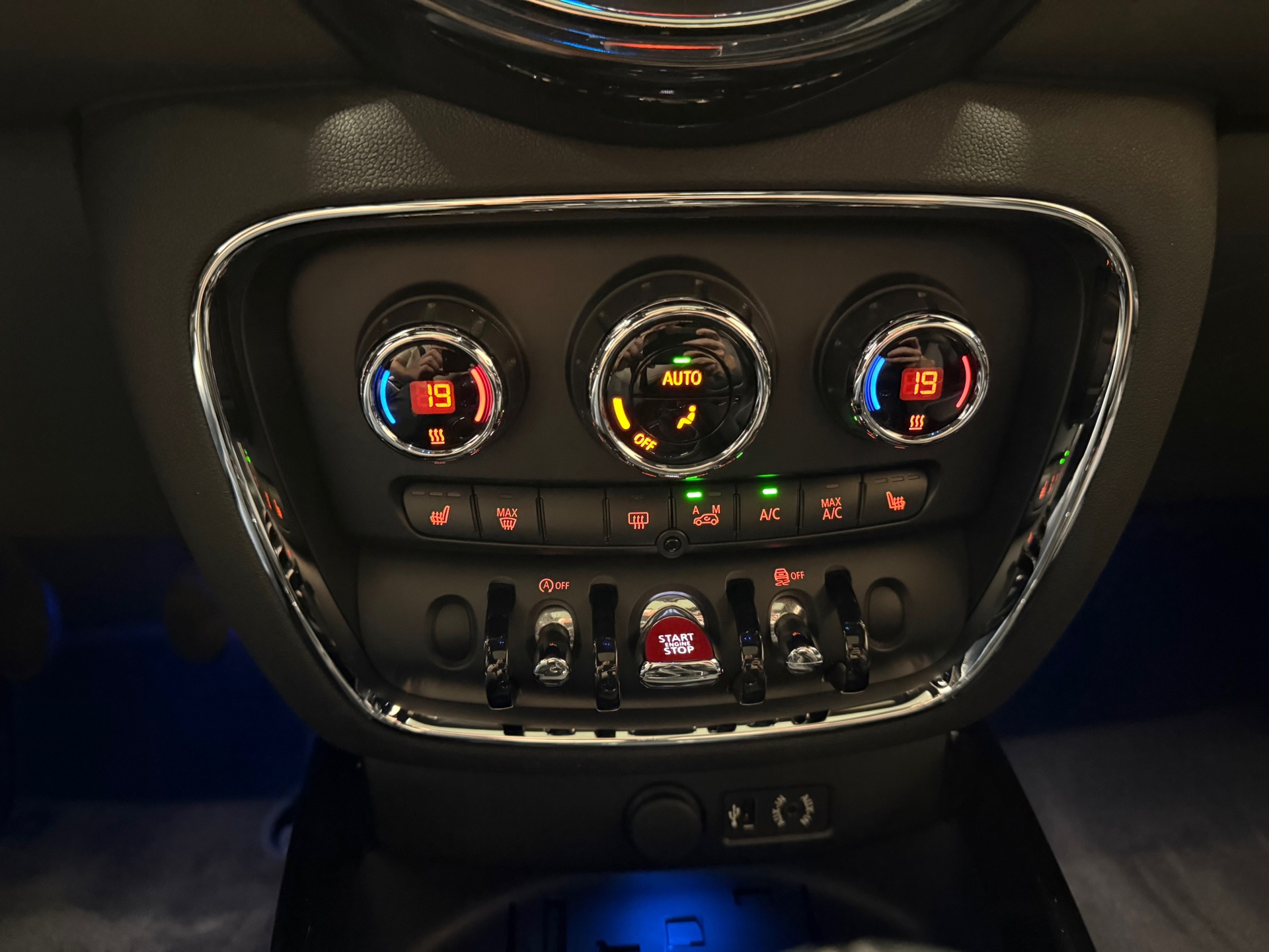 https://www.autokooy.nl//xml/images/55360641-17.JPG