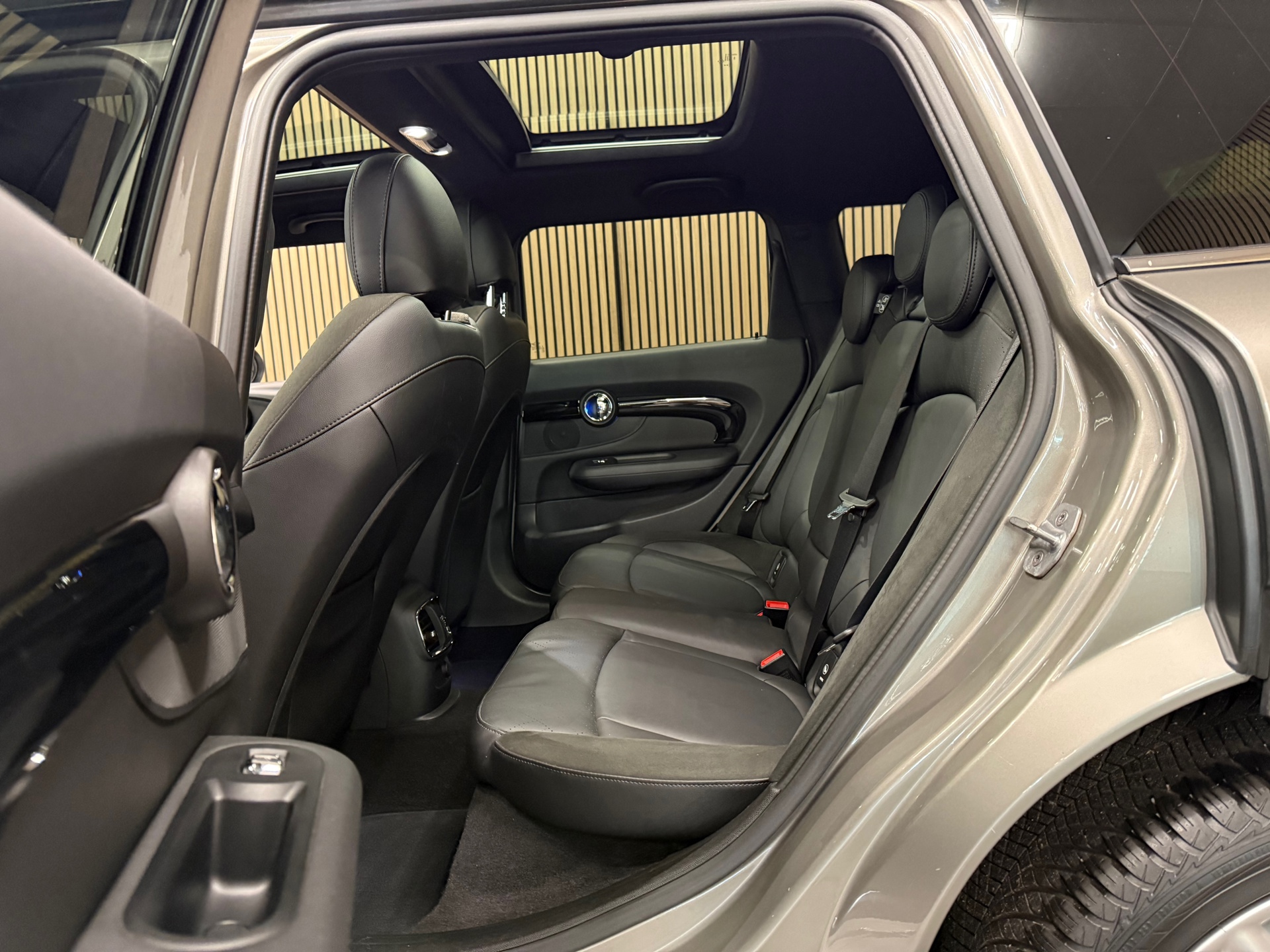 https://www.autokooy.nl//xml/images/55360641-21.JPG