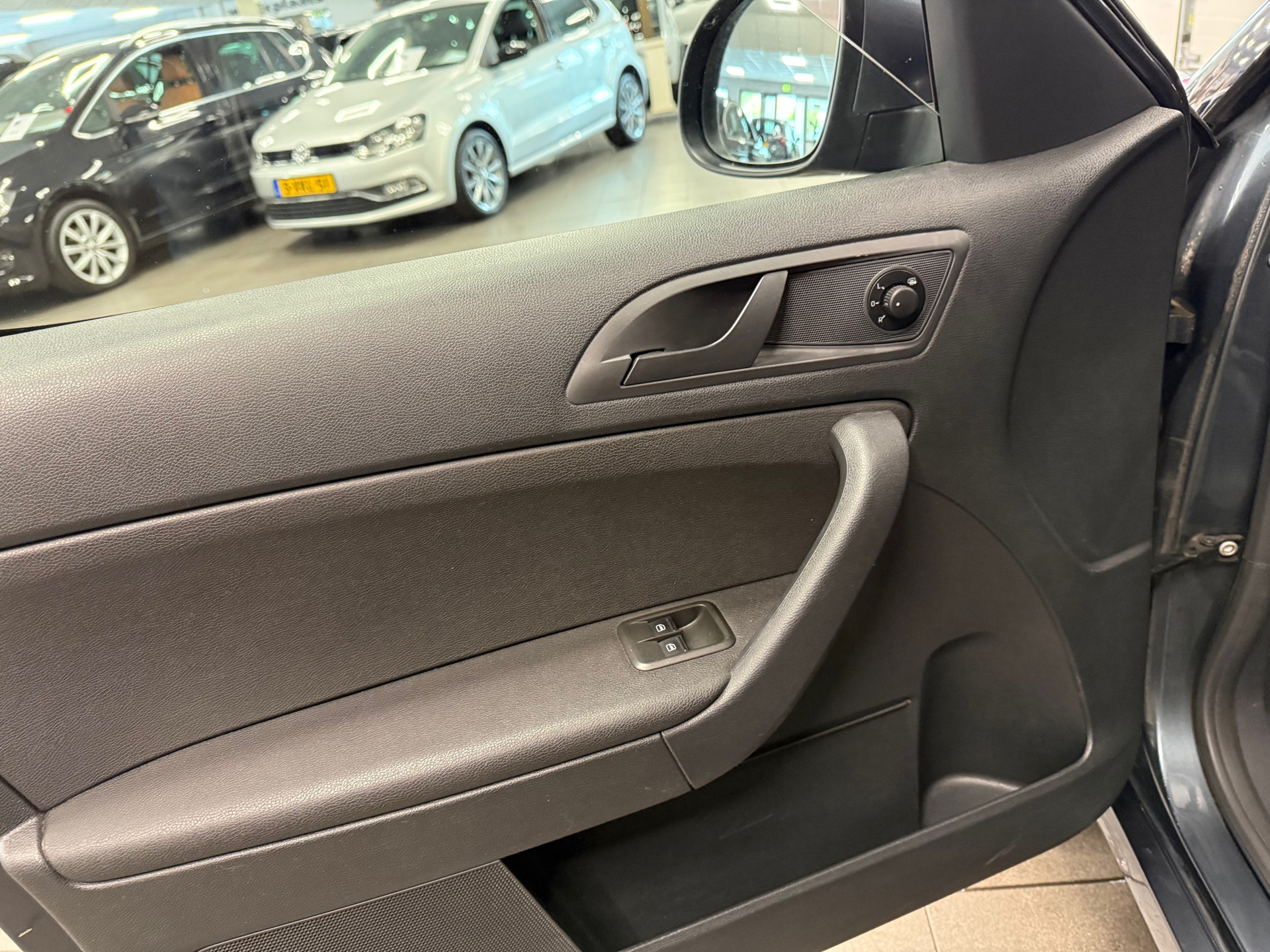https://www.autokooy.nl//xml/images/55463794-10.JPG