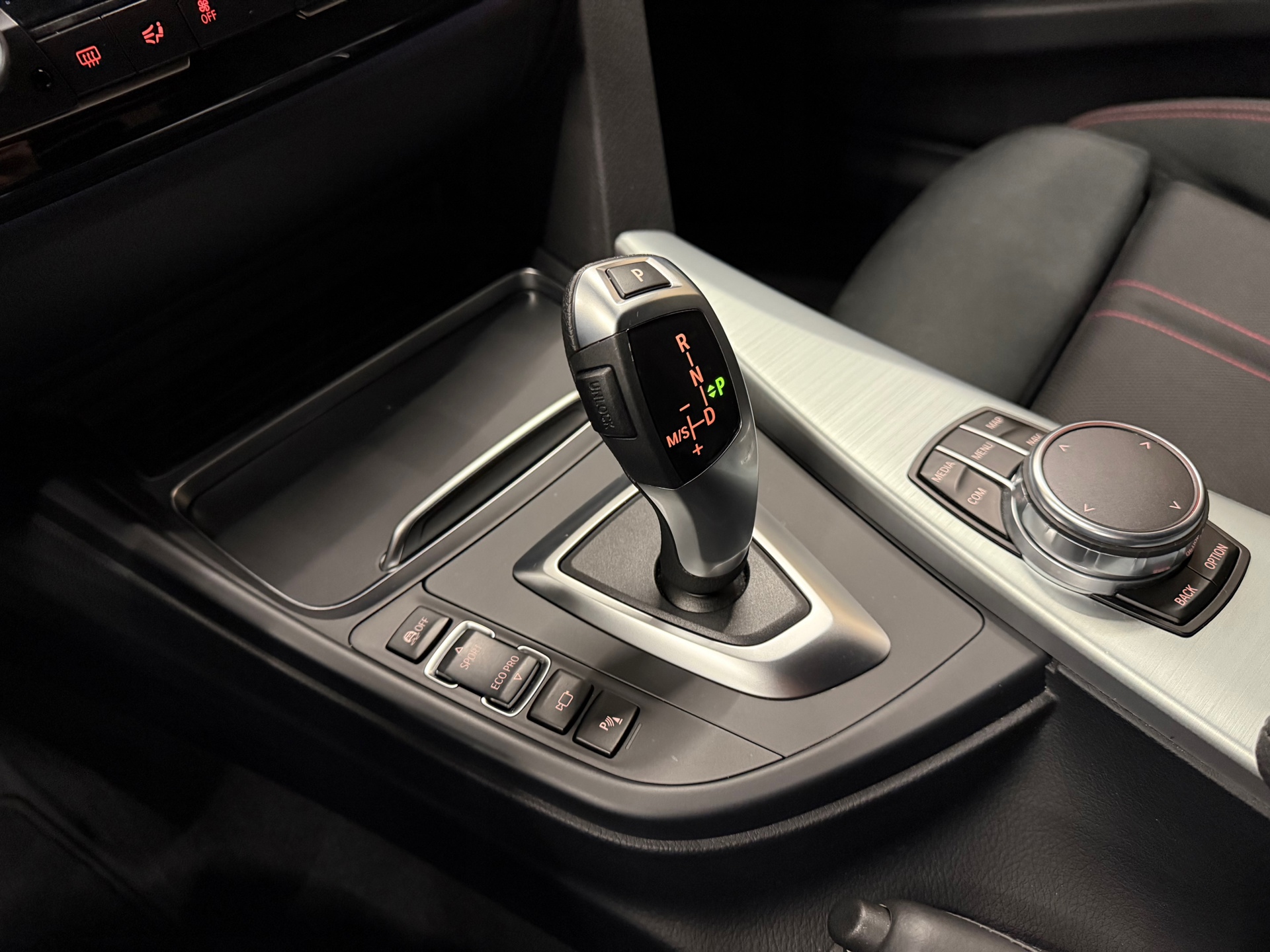 https://www.autokooy.nl//xml/images/55464148-20.JPG