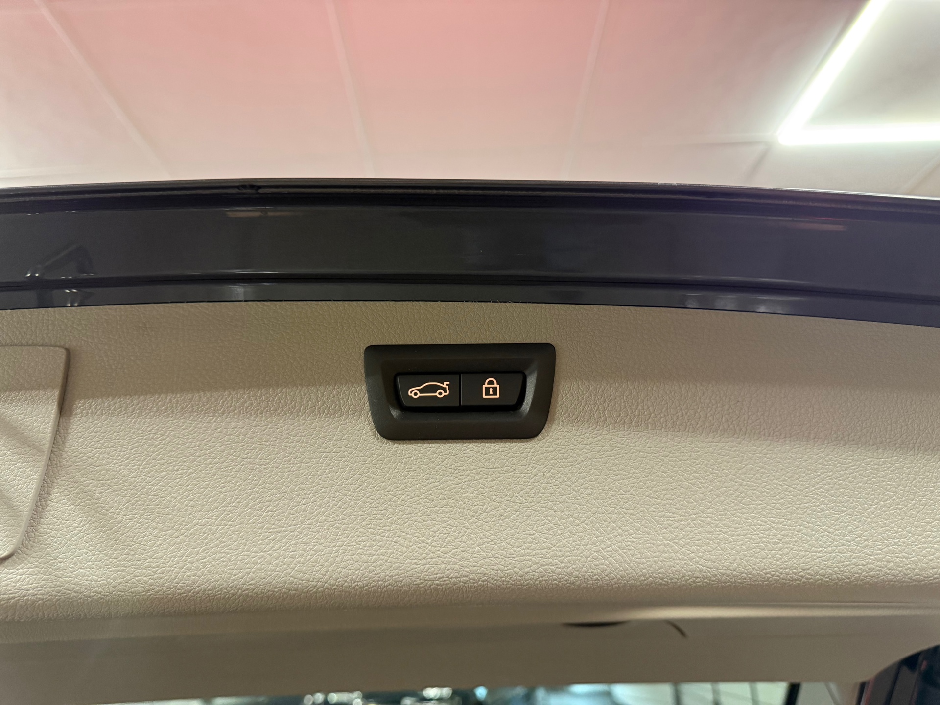 https://www.autokooy.nl//xml/images/55464148-6.JPG