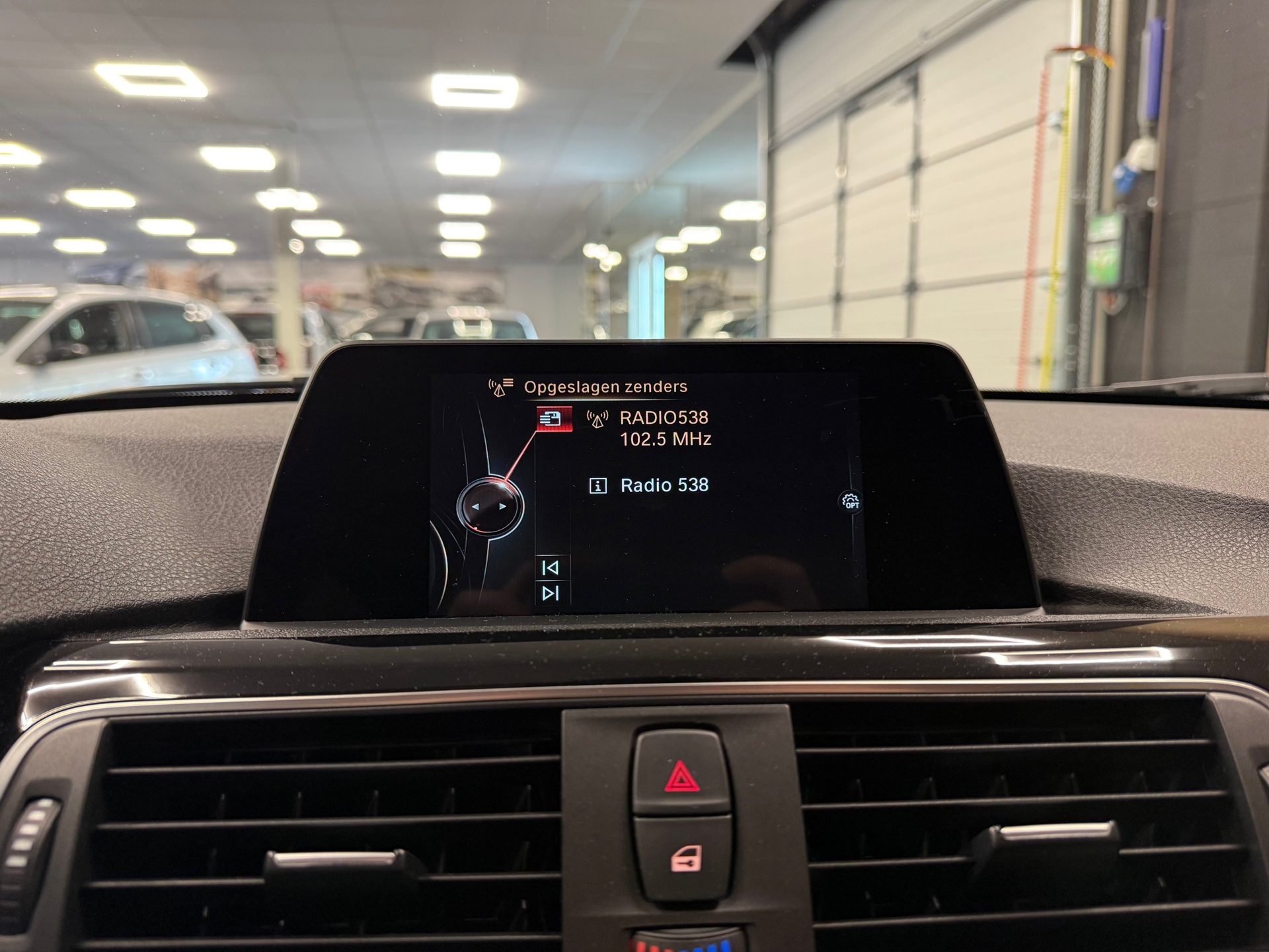 https://www.autokooy.nl//xml/images/55464400-16.JPG