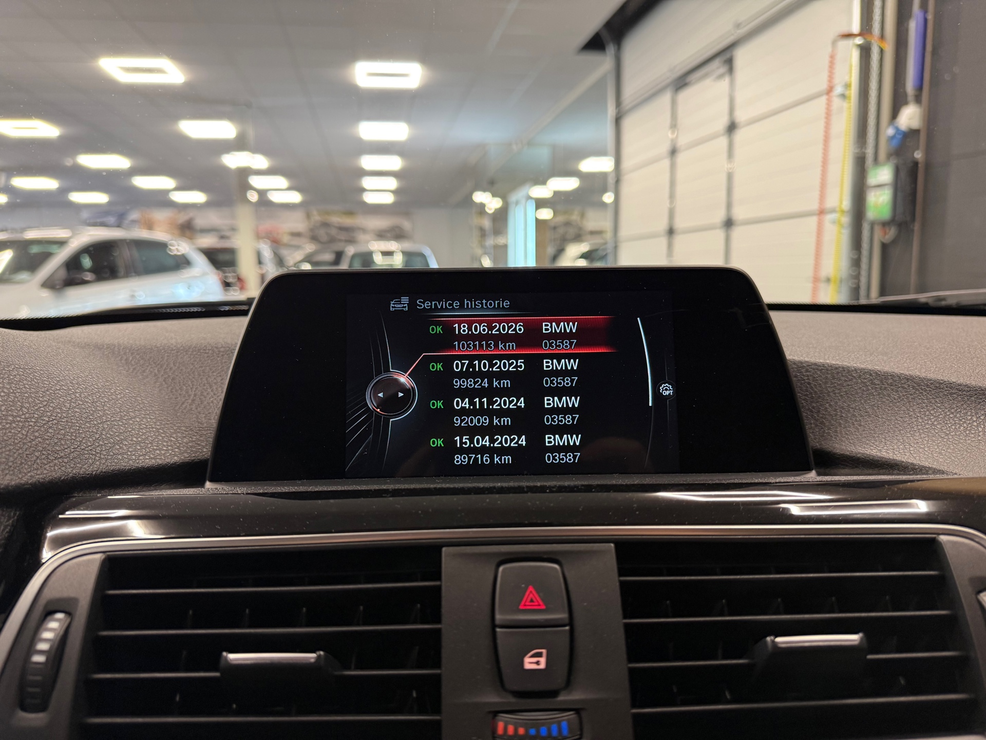 https://www.autokooy.nl//xml/images/55464400-18.JPG