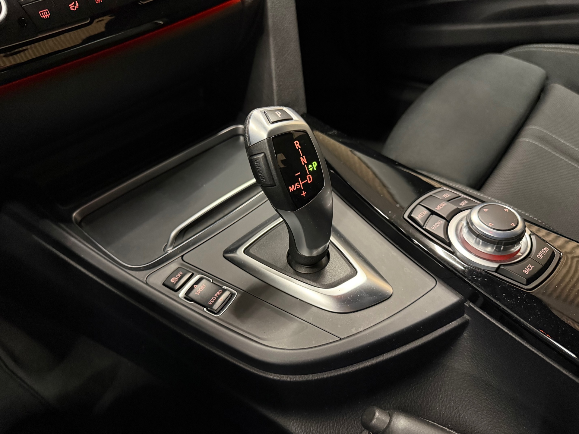 https://www.autokooy.nl//xml/images/55464400-20.JPG