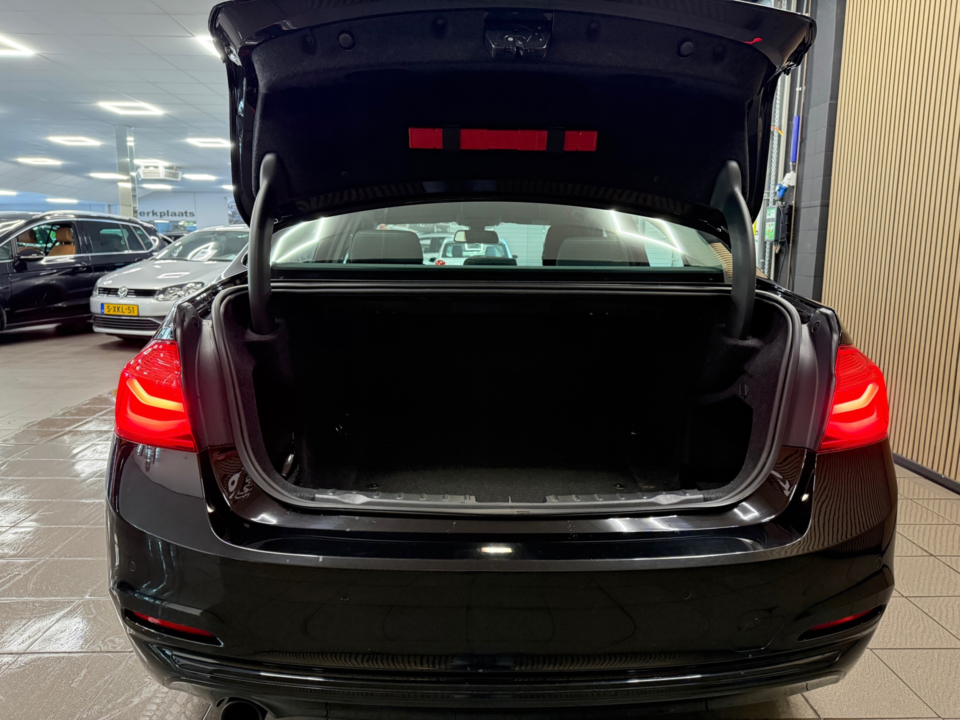 https://www.autokooy.nl//xml/images/55464400-5.JPG