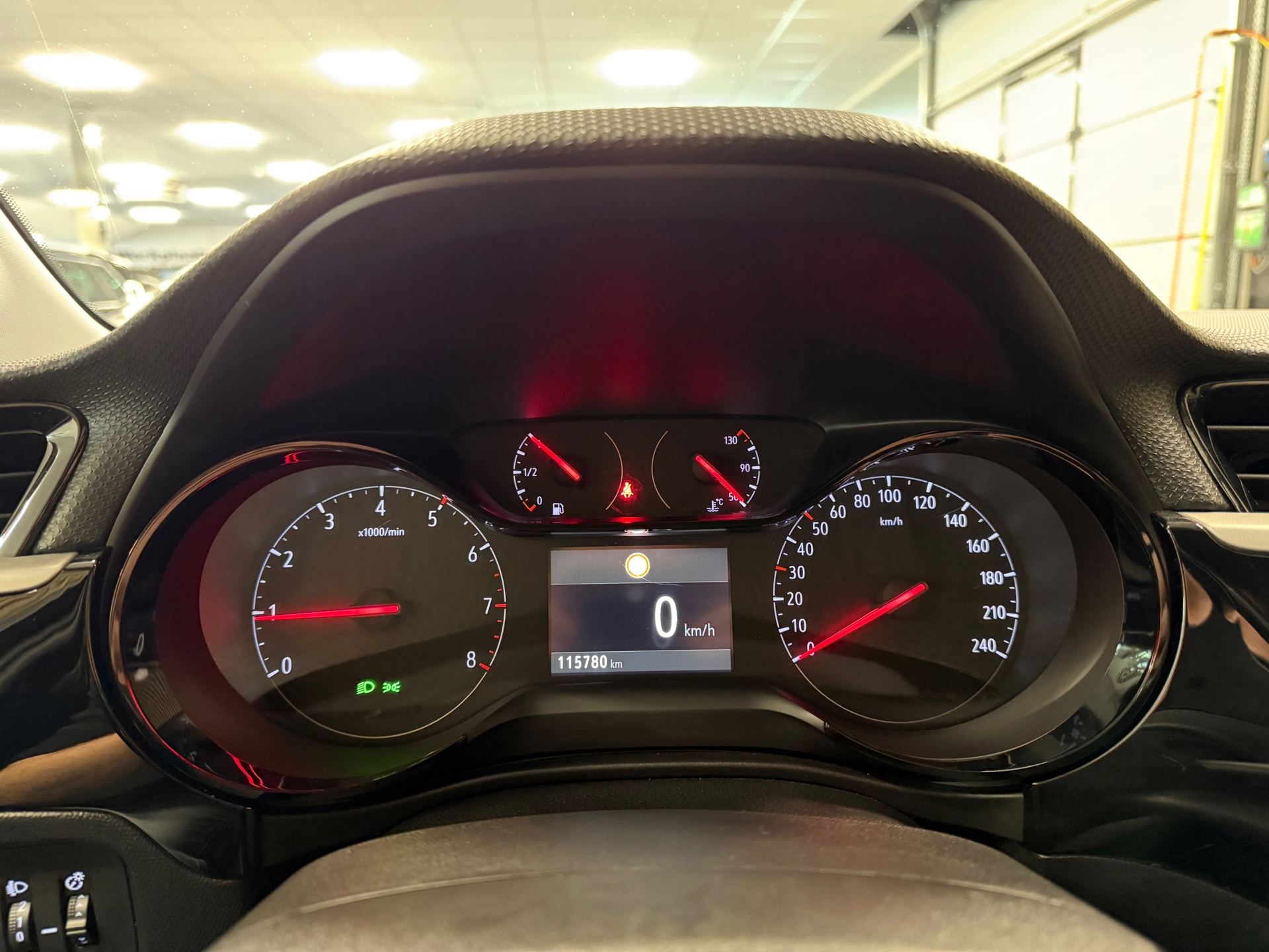 https://www.autokooy.nl//xml/images/55508284-15.JPG