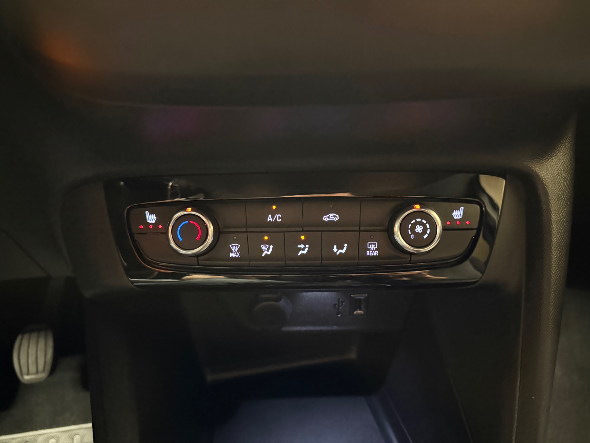 https://www.autokooy.nl//xml/images/55508284-19.JPG