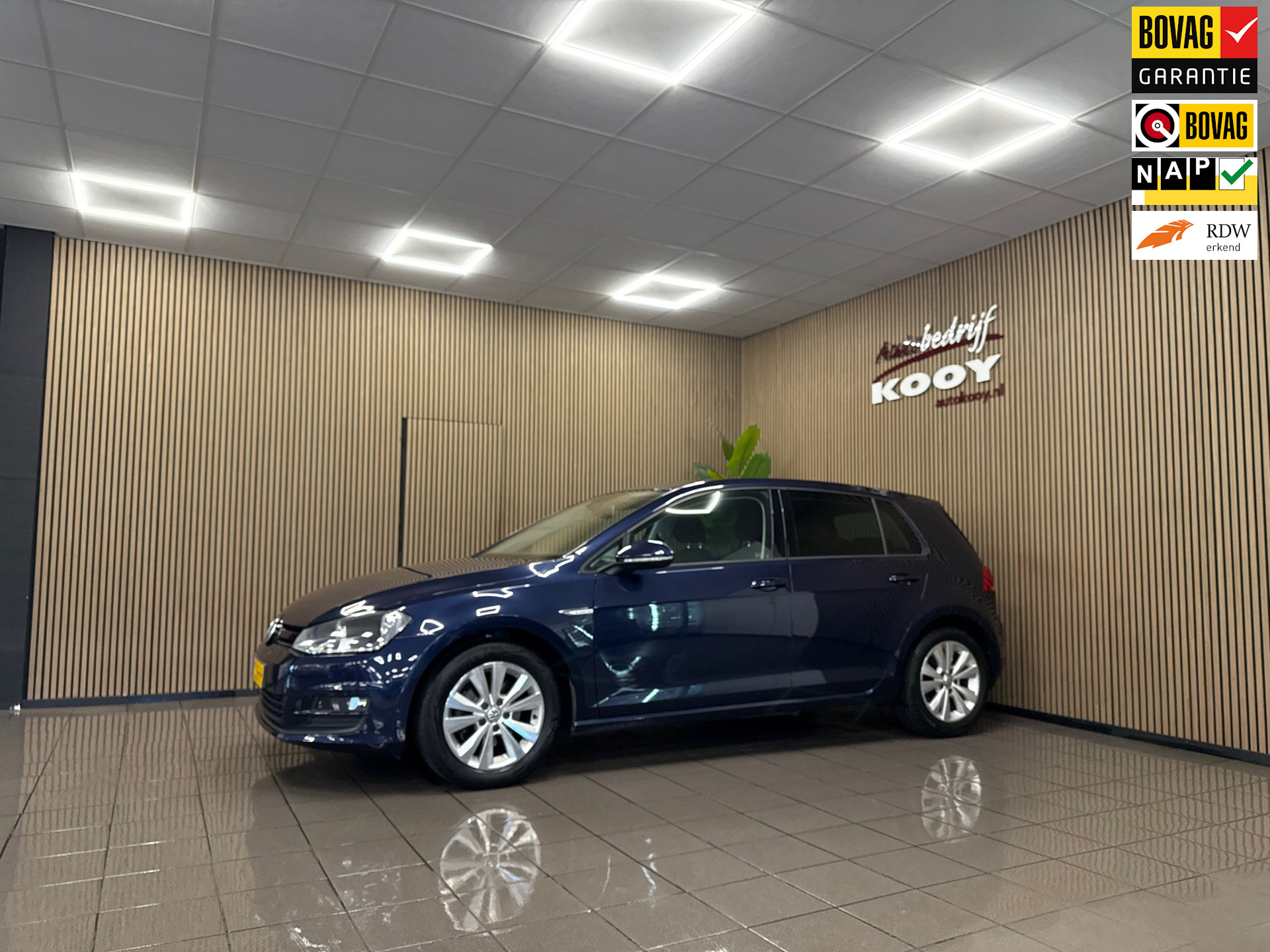 Volkswagen Golf 1.0 TSI Business Edition Connected * Trekhaak / Navigatie / Camera / NL Auto *