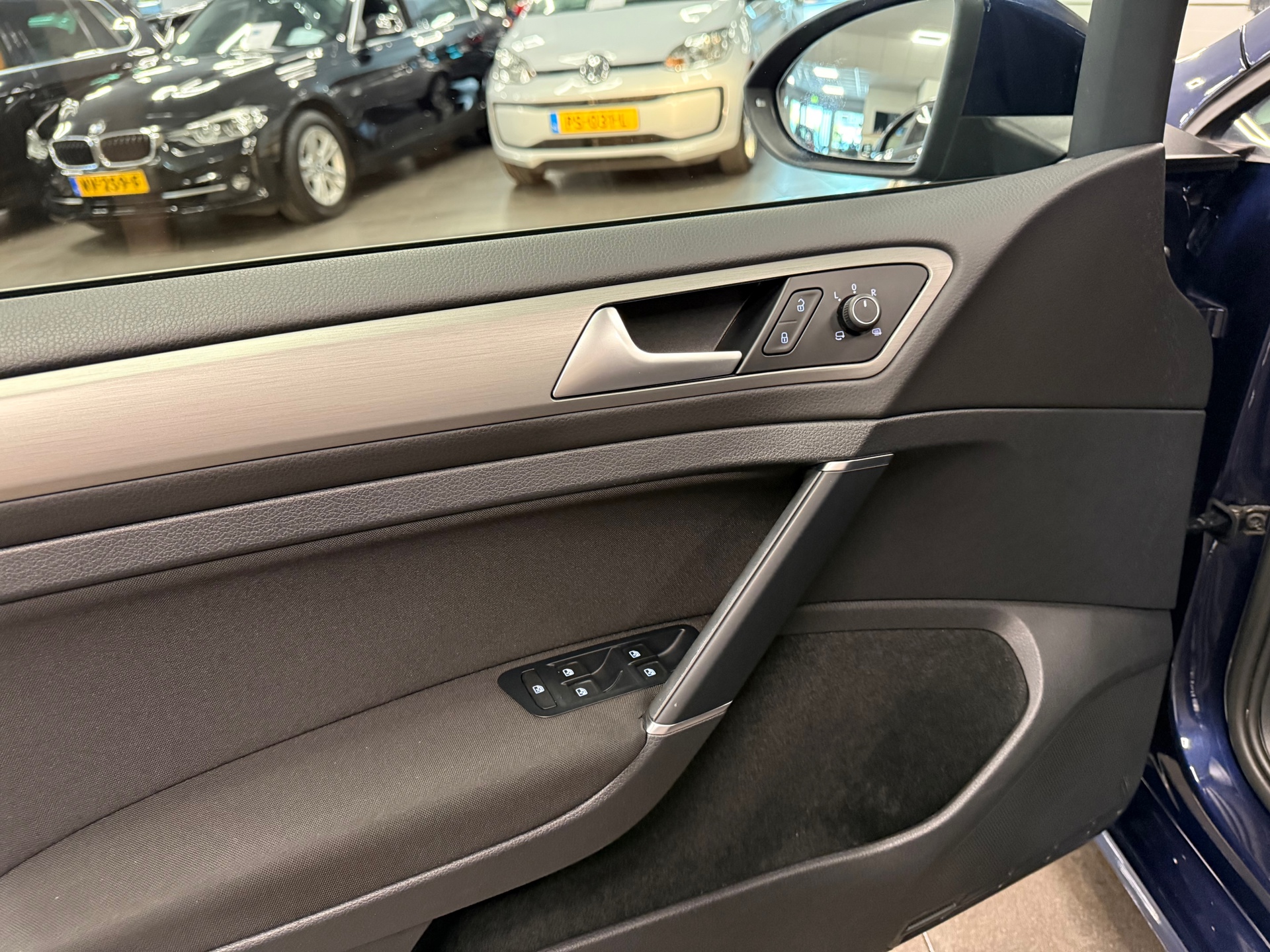 https://www.autokooy.nl//xml/images/55526895-10.JPG