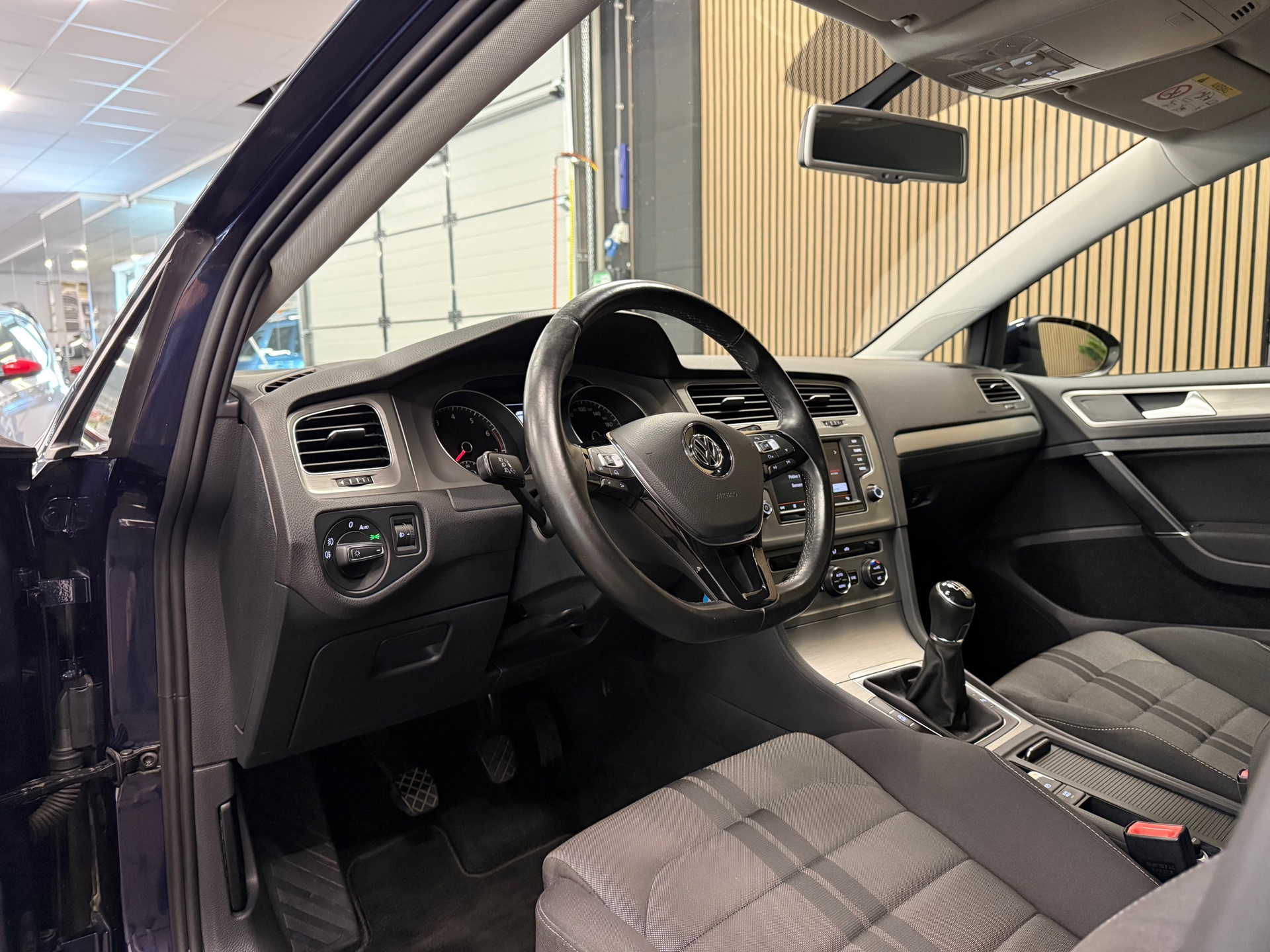 https://www.autokooy.nl//xml/images/55526895-12.JPG