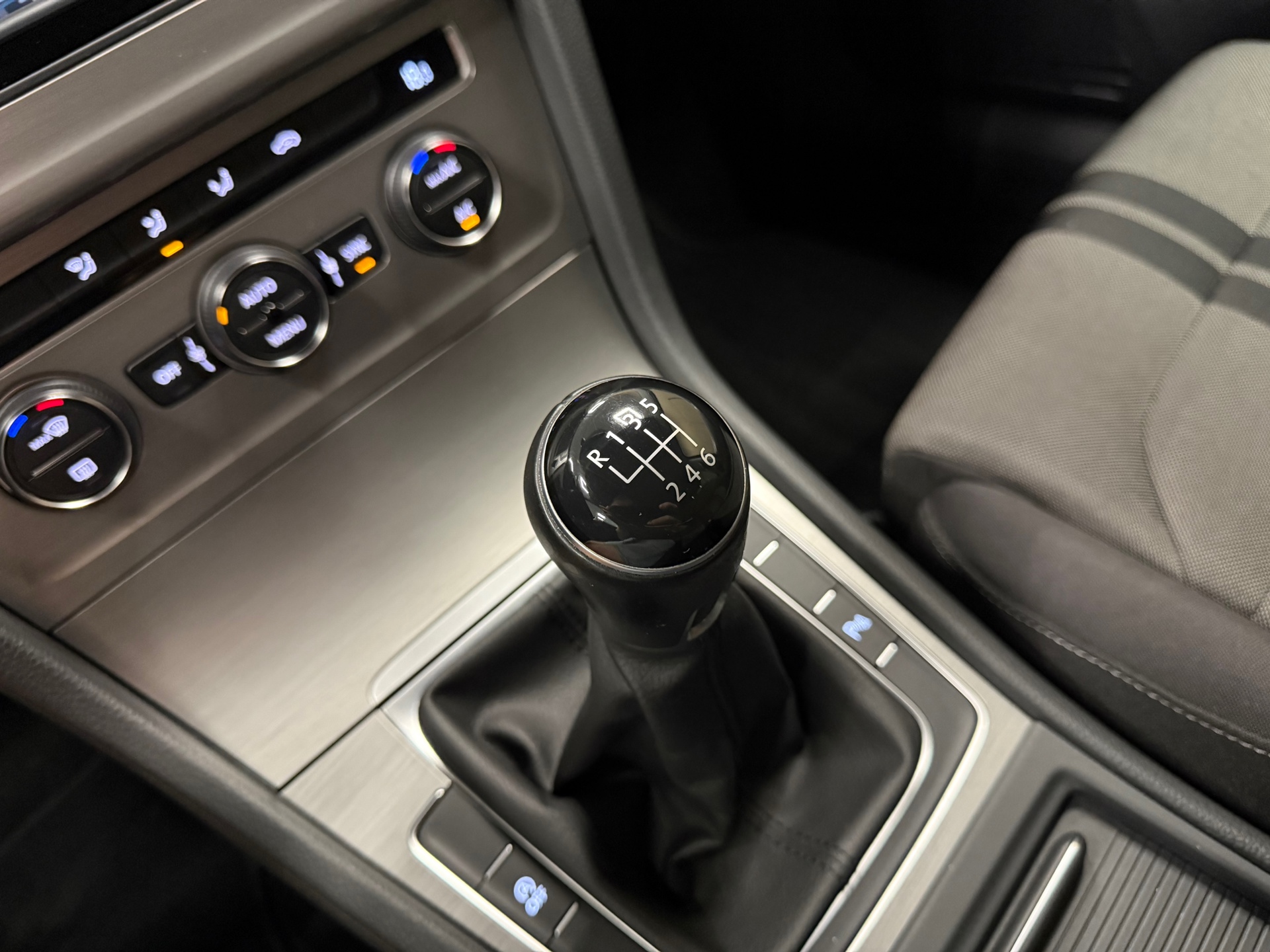 https://www.autokooy.nl//xml/images/55526895-20.JPG