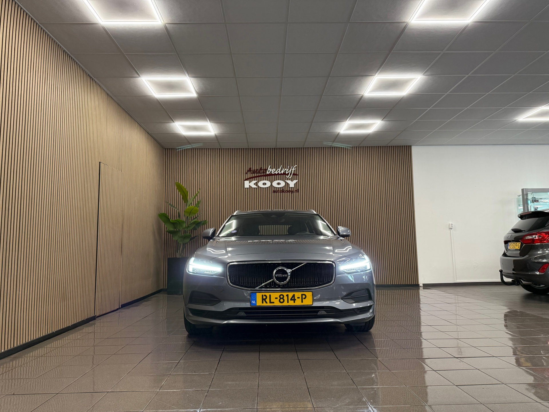 https://www.autokooy.nl//xml/images/55556815-10.JPG