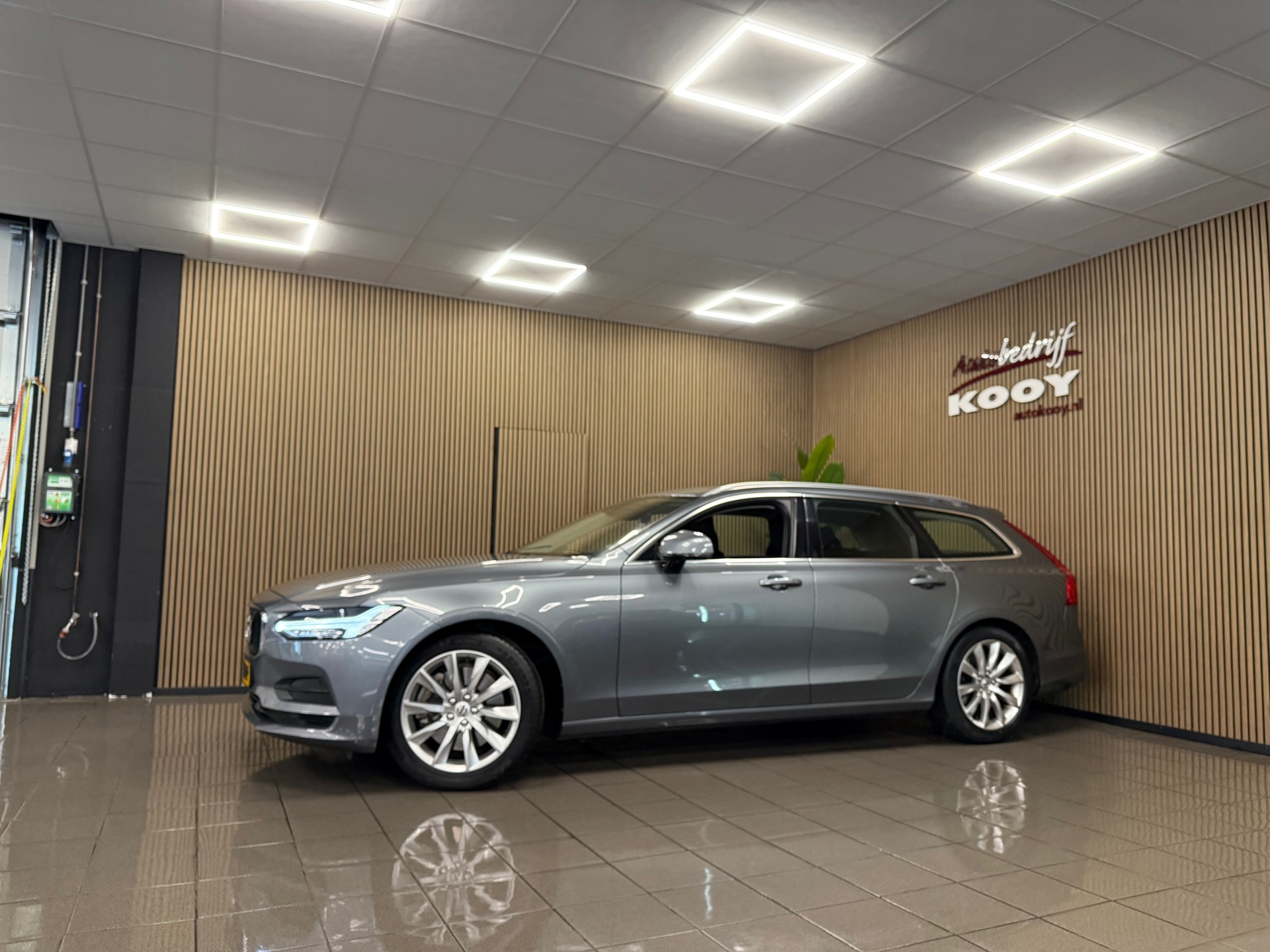 https://www.autokooy.nl//xml/images/55556815-11.JPG