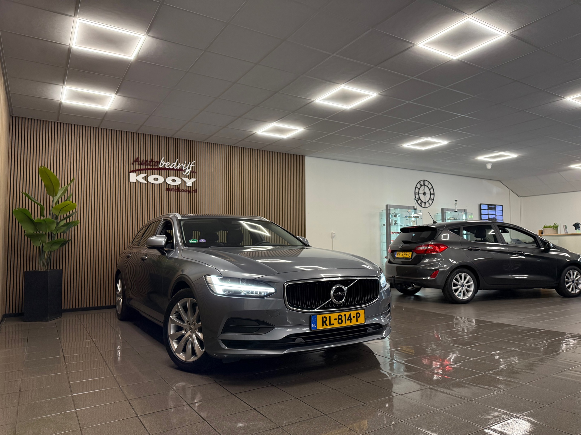 https://www.autokooy.nl//xml/images/55556815-9.JPG