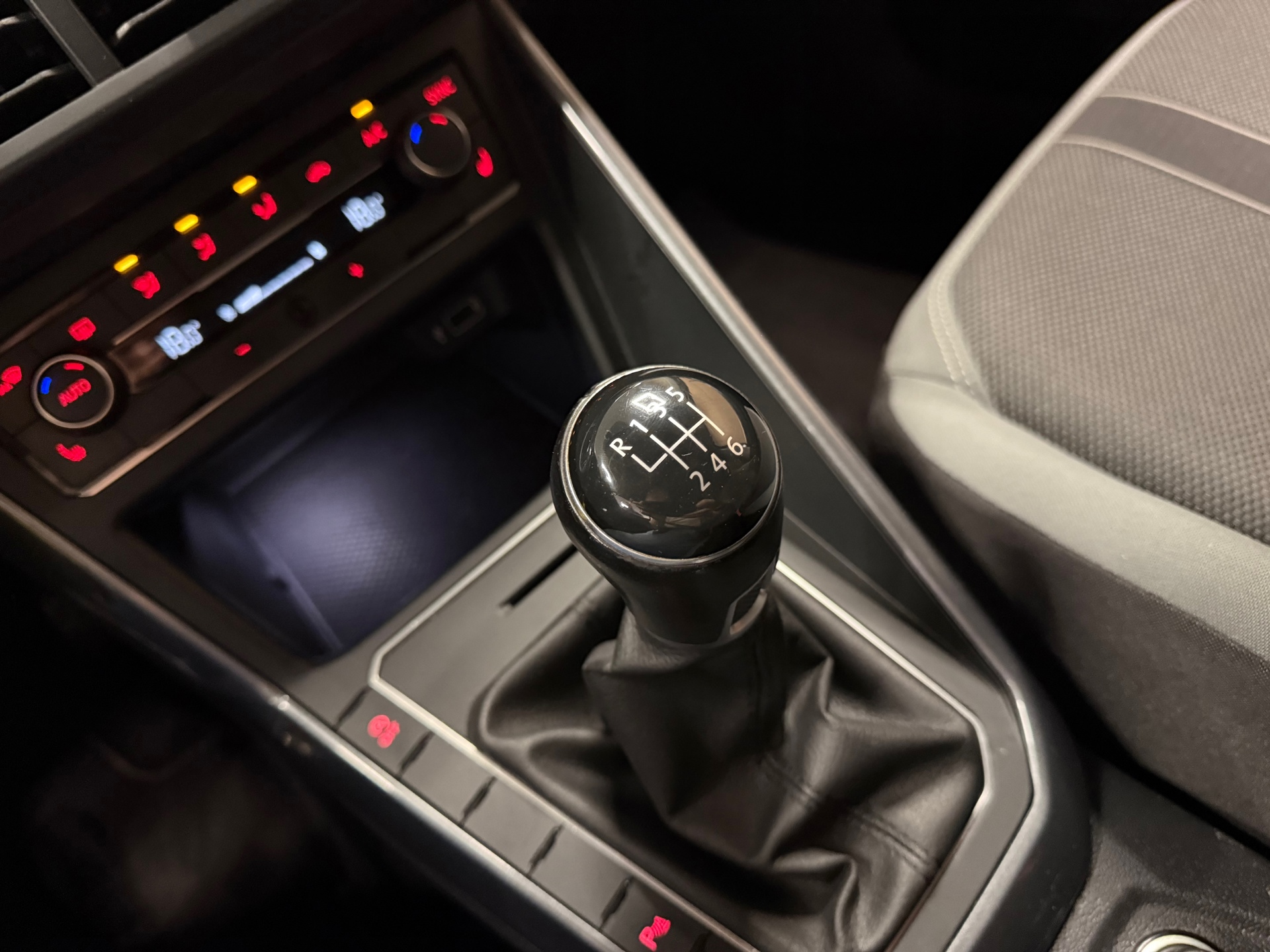 https://www.autokooy.nl//xml/images/55567156-20.JPG