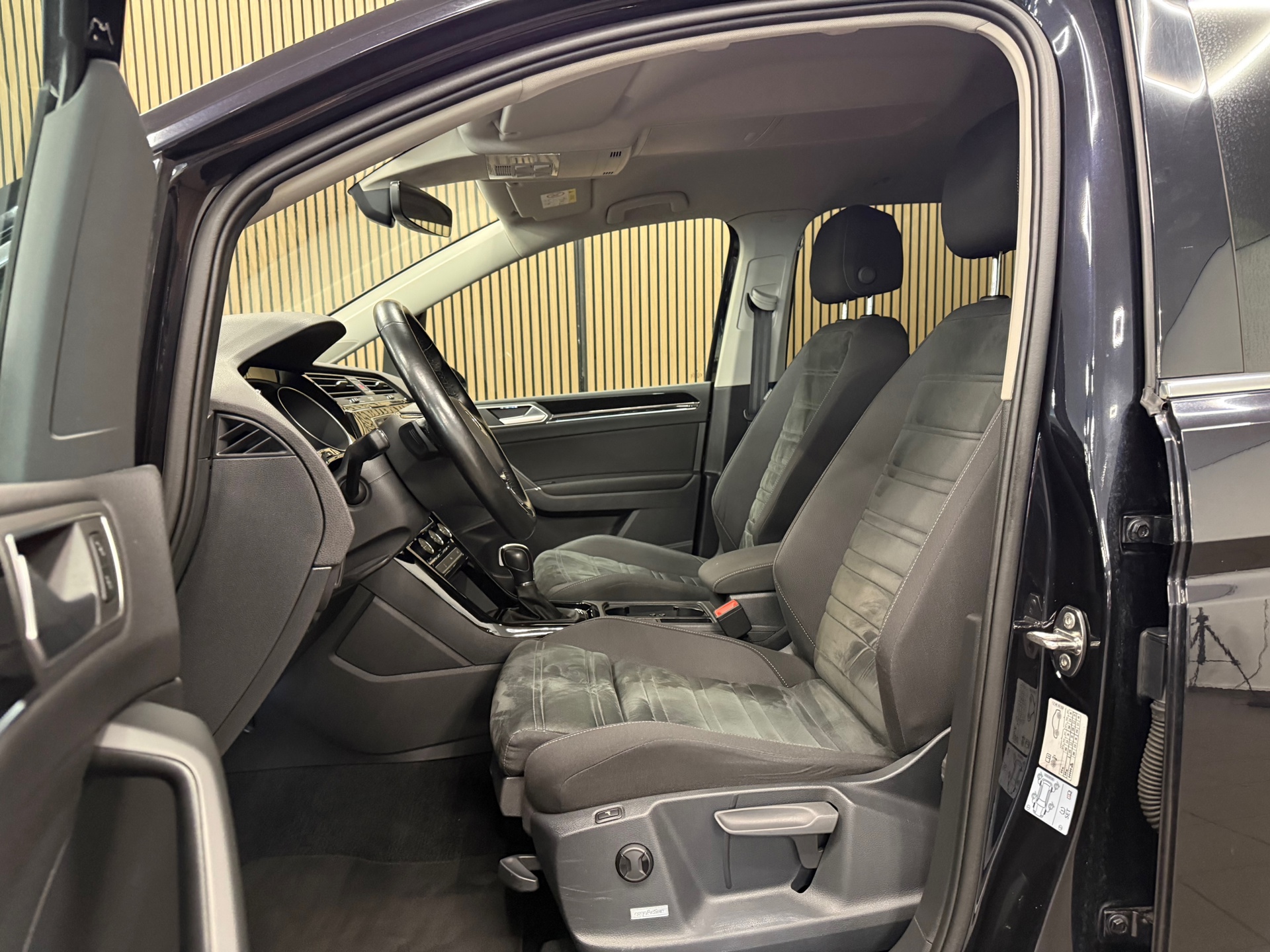 https://www.autokooy.nl//xml/images/55586566-12.JPG