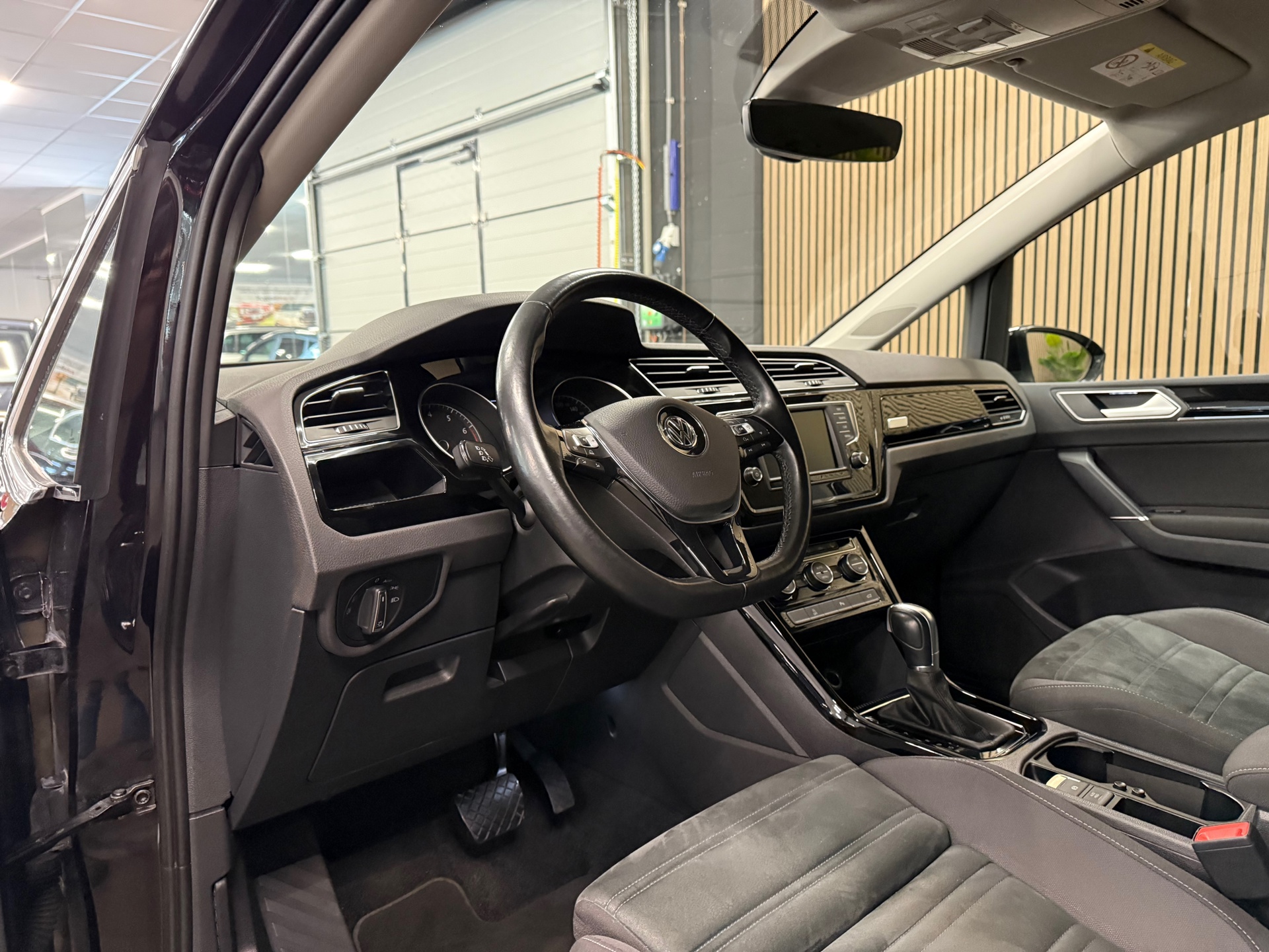 https://www.autokooy.nl//xml/images/55586566-13.JPG