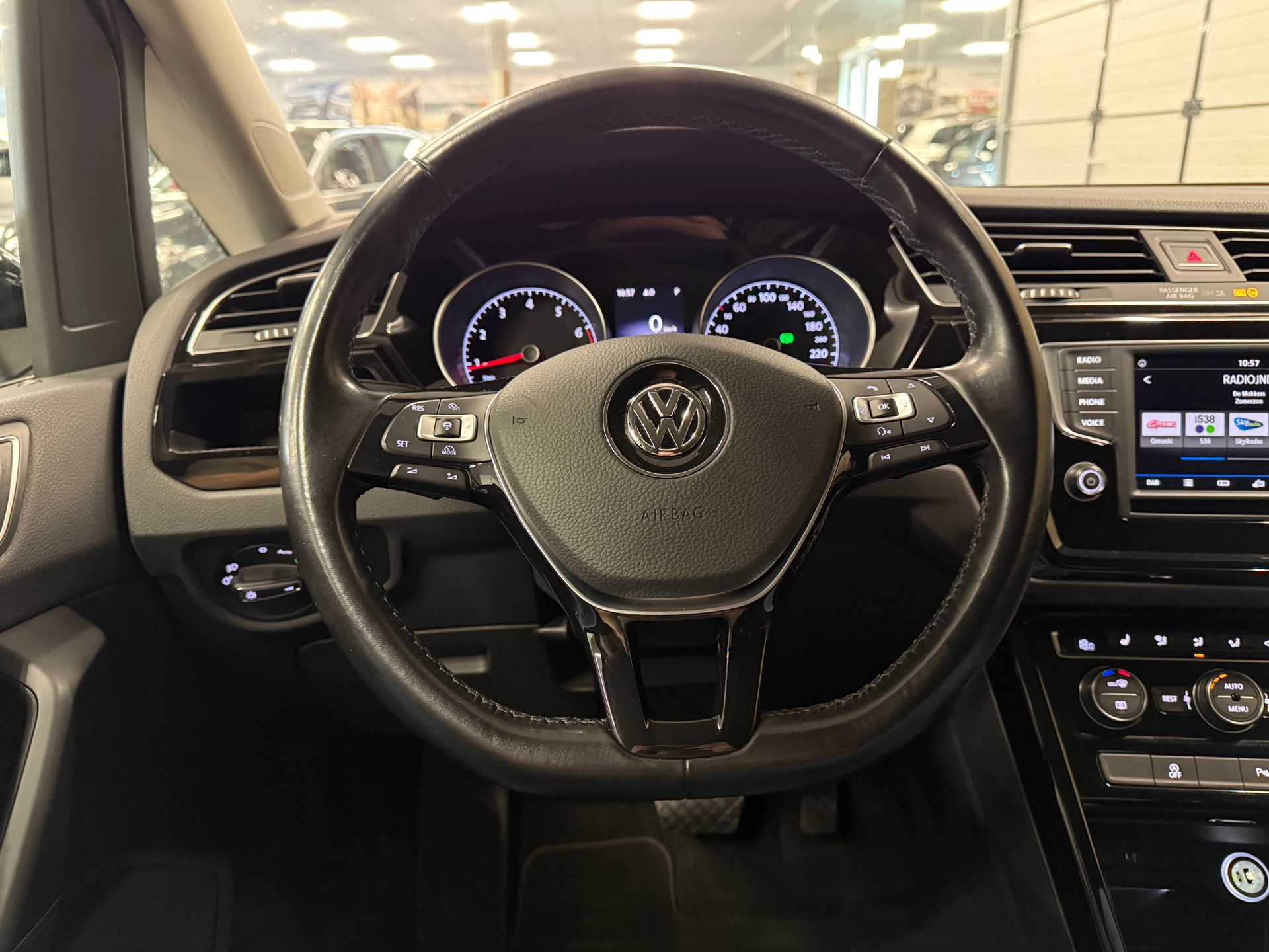 https://www.autokooy.nl//xml/images/55586566-14.JPG